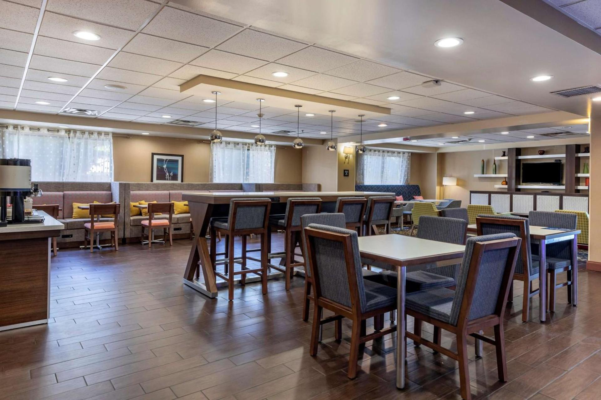 Hampton Inn Norco/Corona photo 4