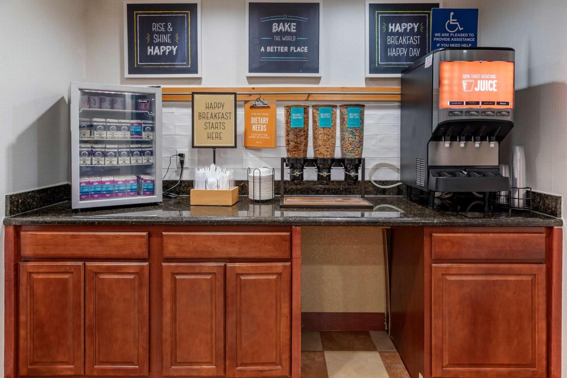 Hampton Inn Norco/Corona photo 12