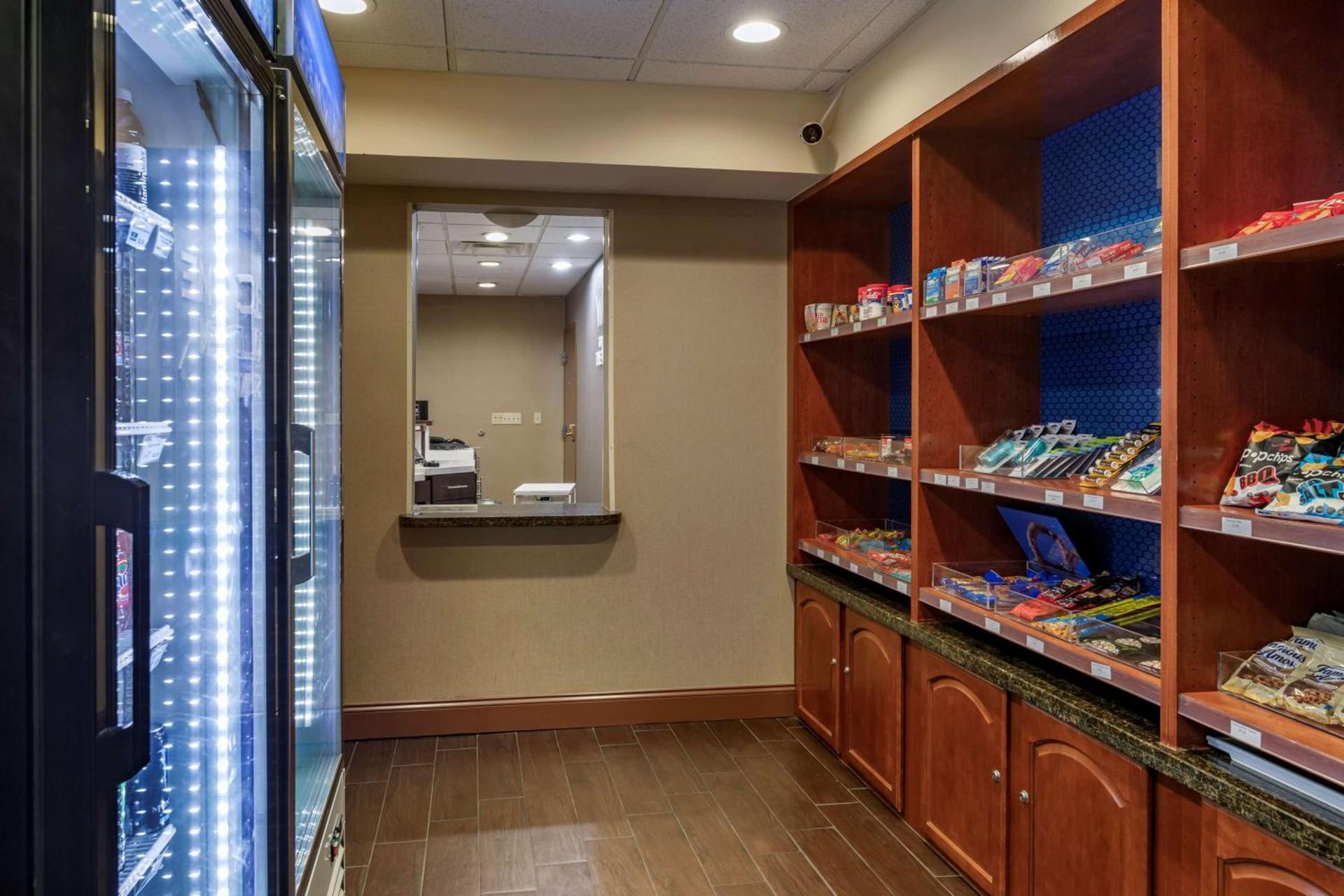 Hampton Inn Norco/Corona photo 14