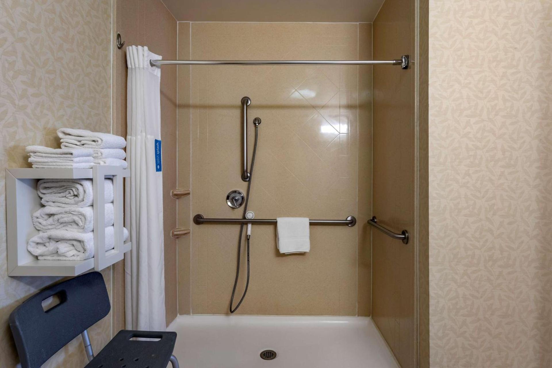Hampton Inn Norco/Corona photo 20