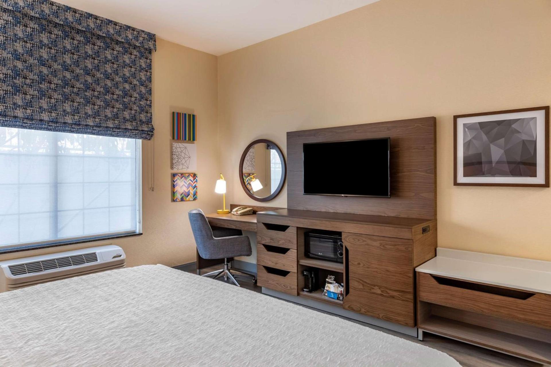Hampton Inn Norco/Corona photo 22