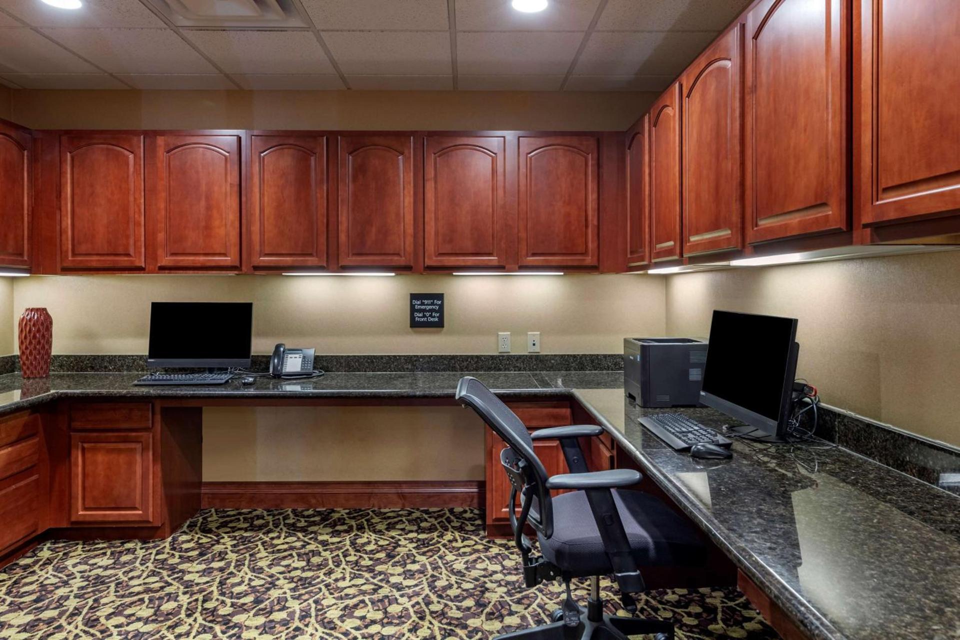 Hampton Inn Norco/Corona photo 30