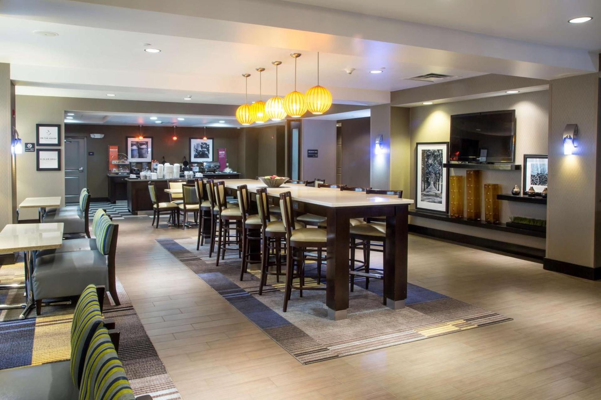 Hampton Inn Oxford/Conference Center photo 7