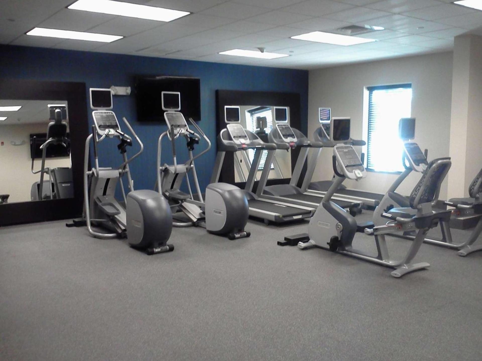 Hampton Inn Oxford/Conference Center photo 24