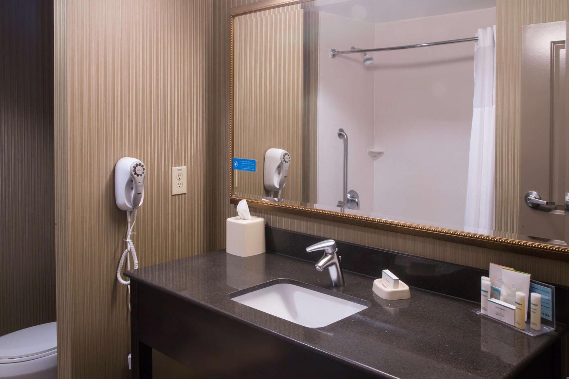 Hampton Inn Oxford/Conference Center photo 27