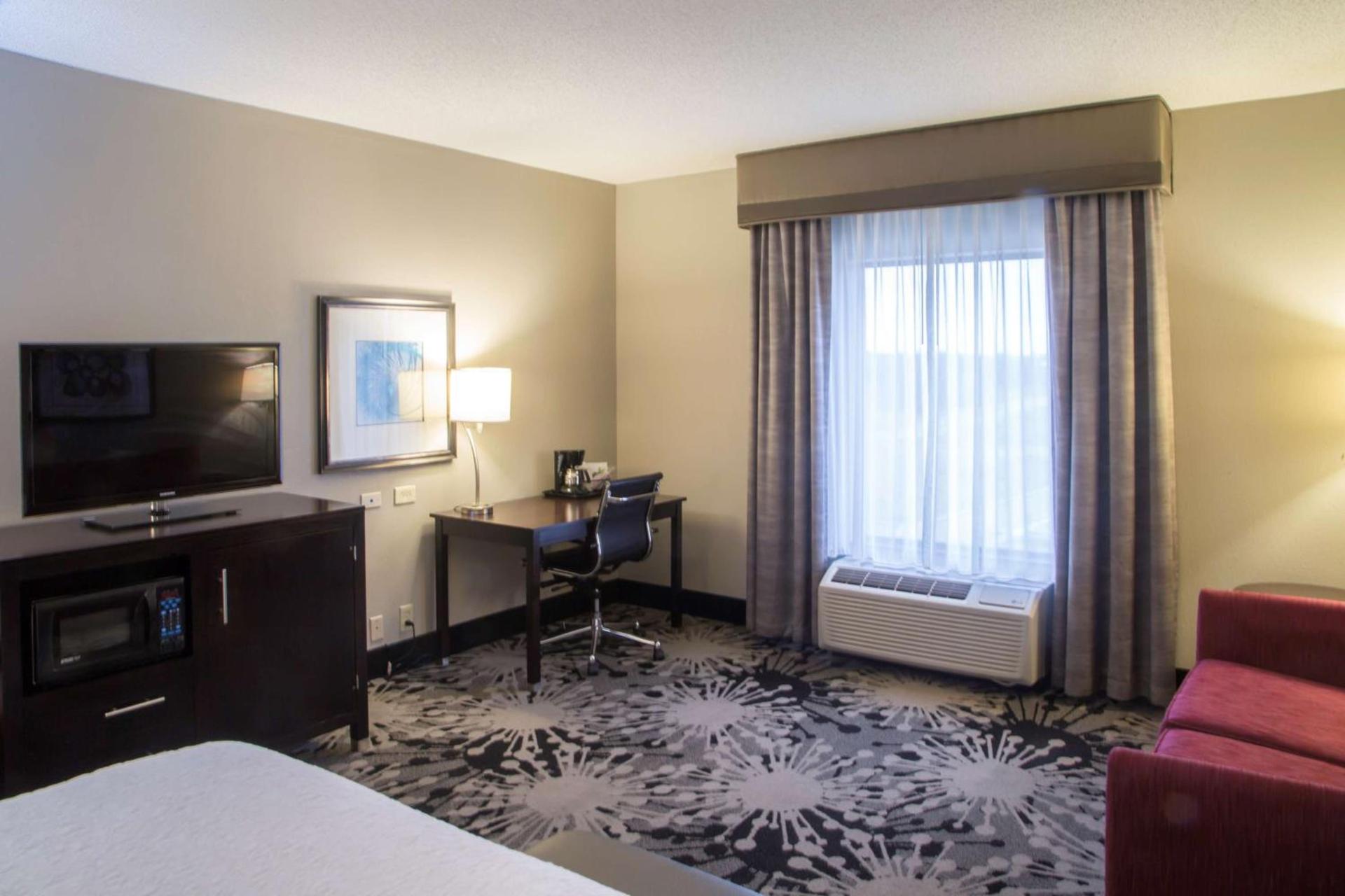 Hampton Inn Oxford/Conference Center photo 31