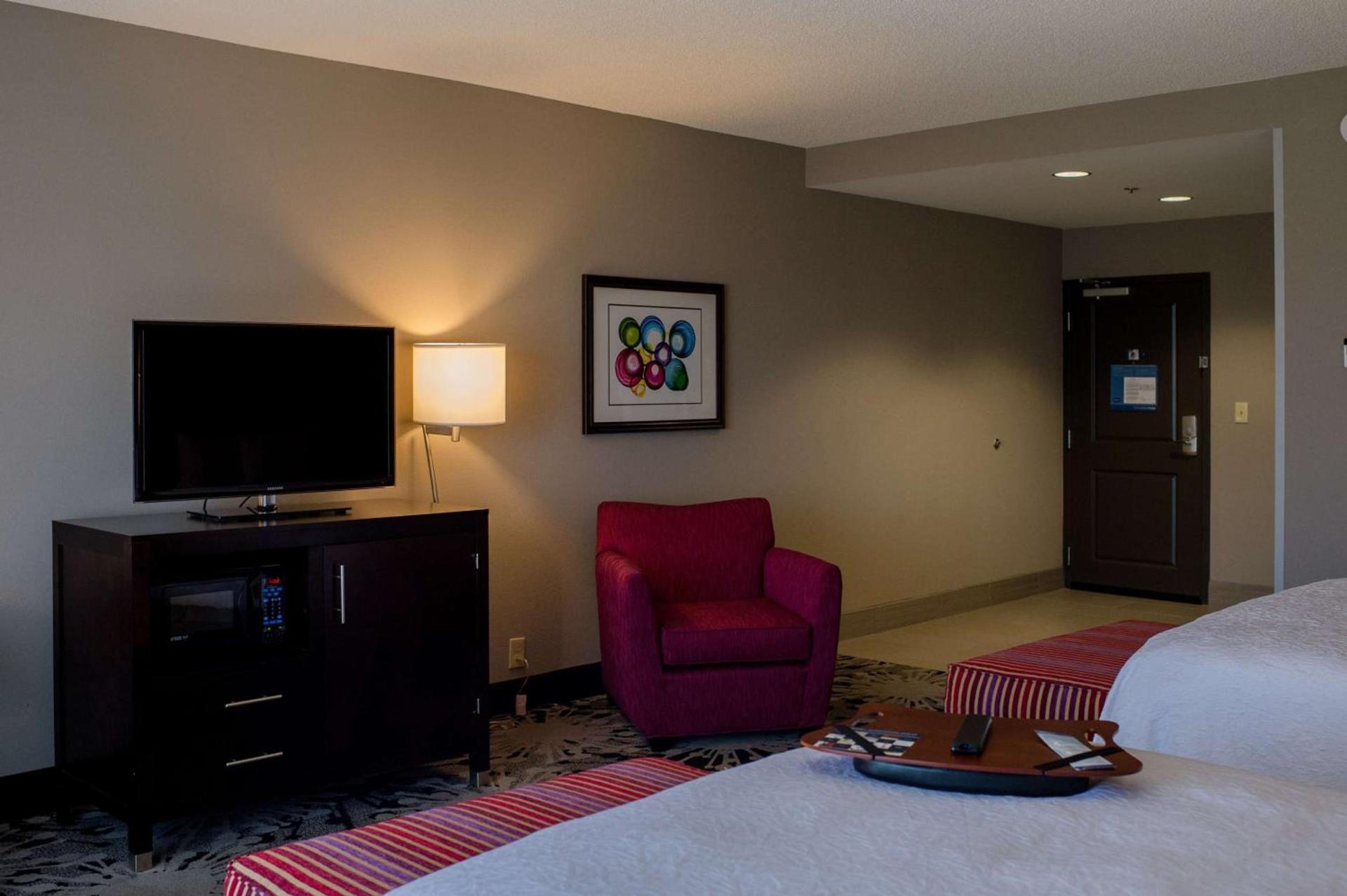 Hampton Inn Oxford/Conference Center photo 43