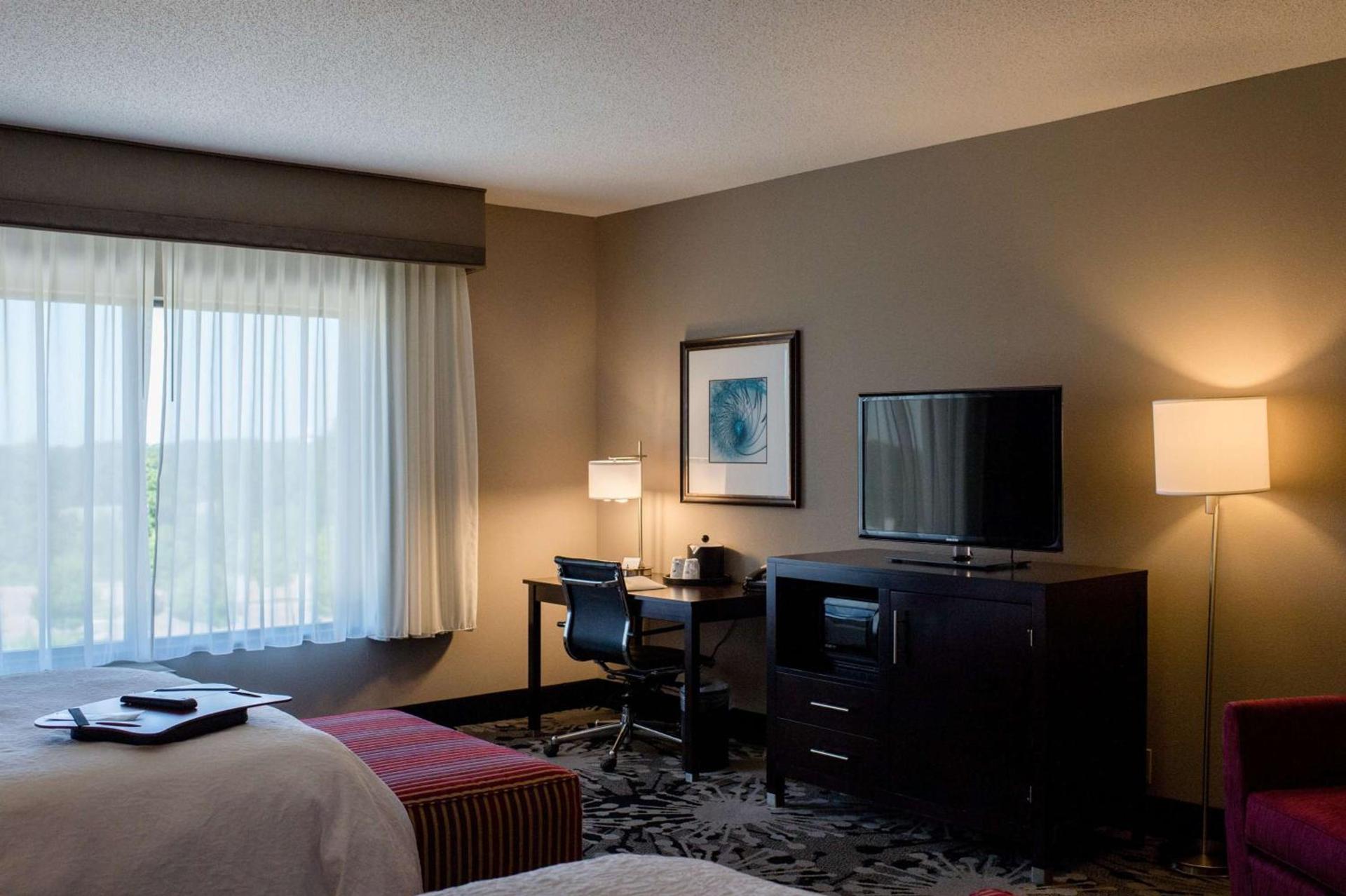 Hampton Inn Oxford/Conference Center photo 49