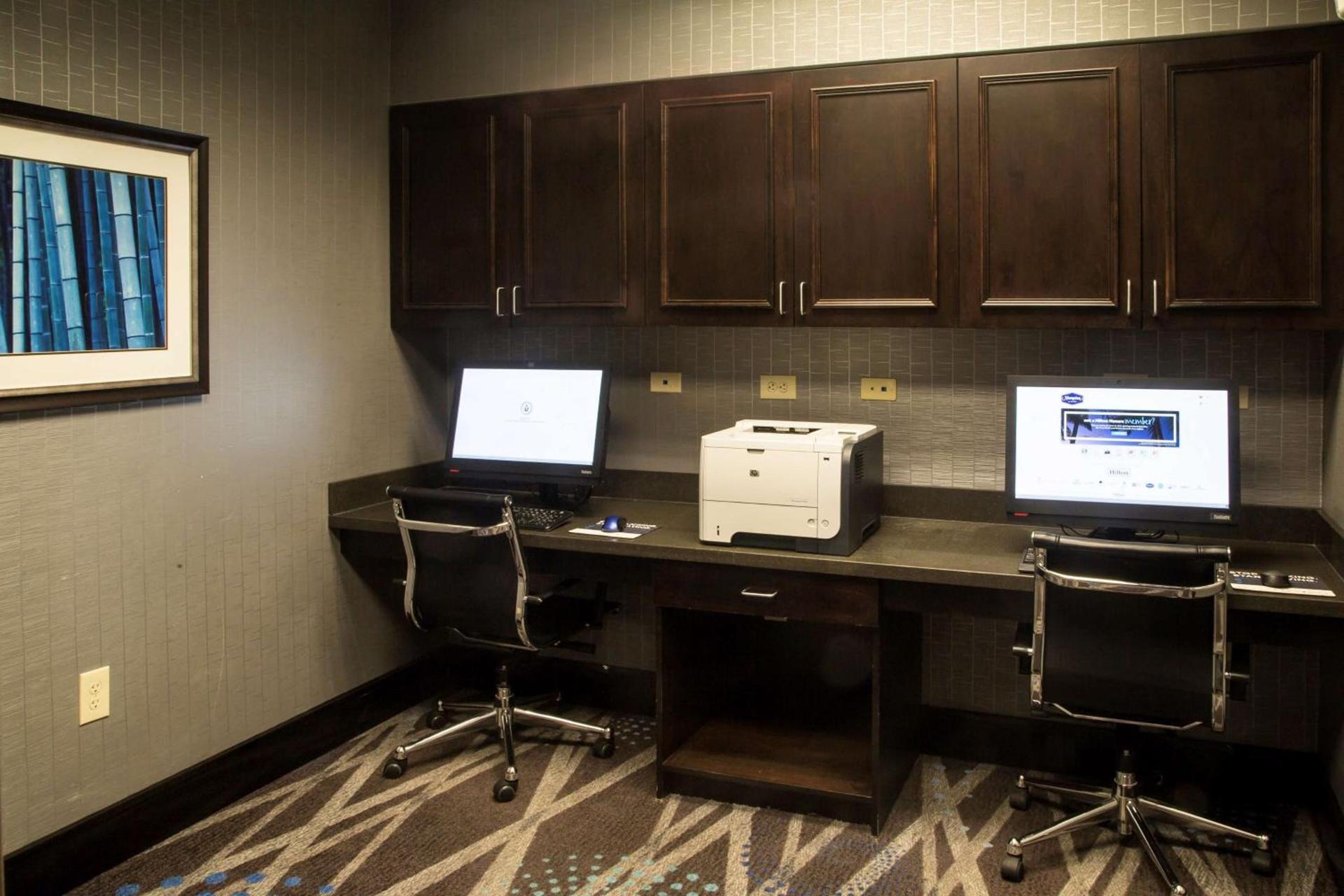 Hampton Inn Oxford/Conference Center photo 61