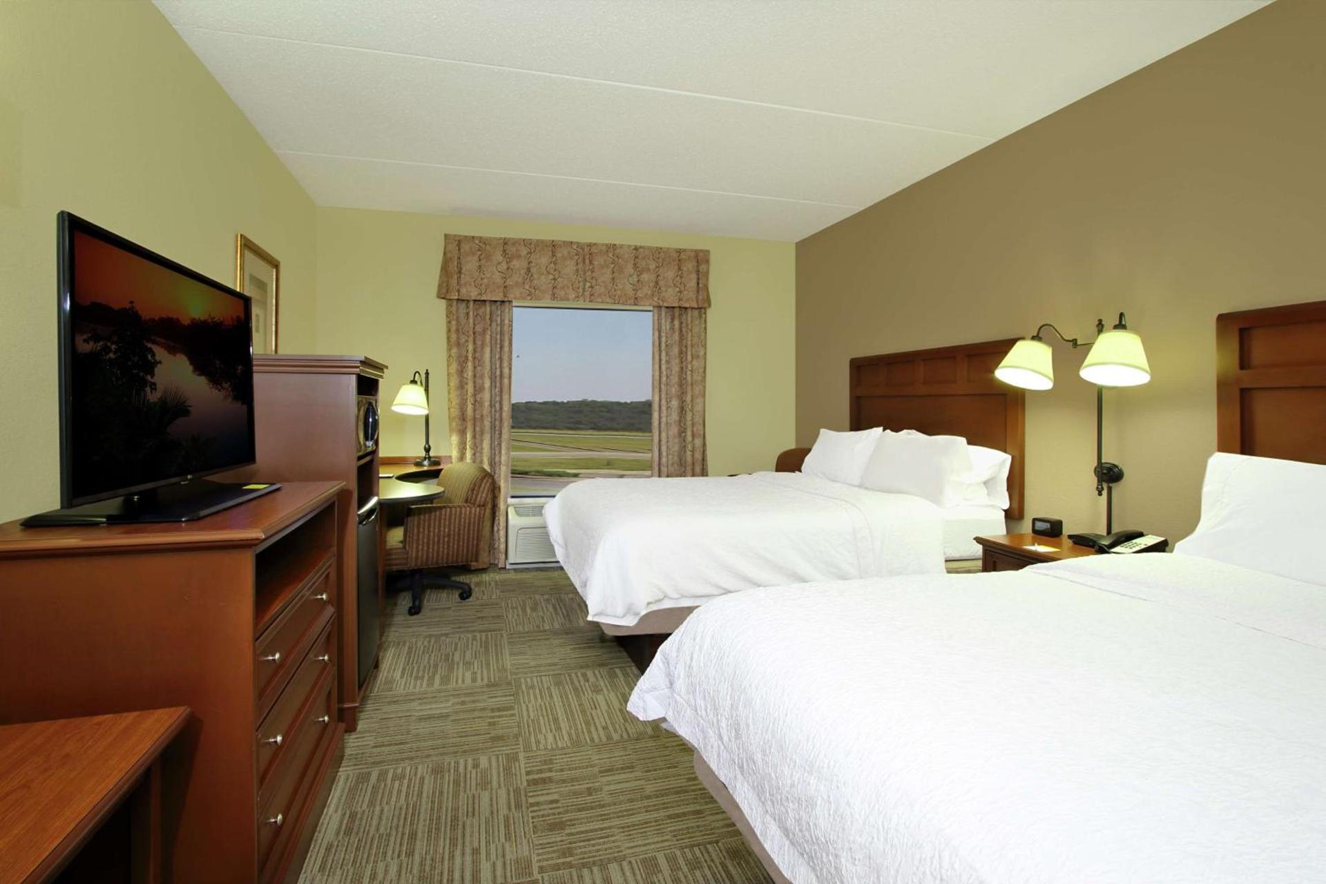 Hampton Inn & Suites Murray photo 15