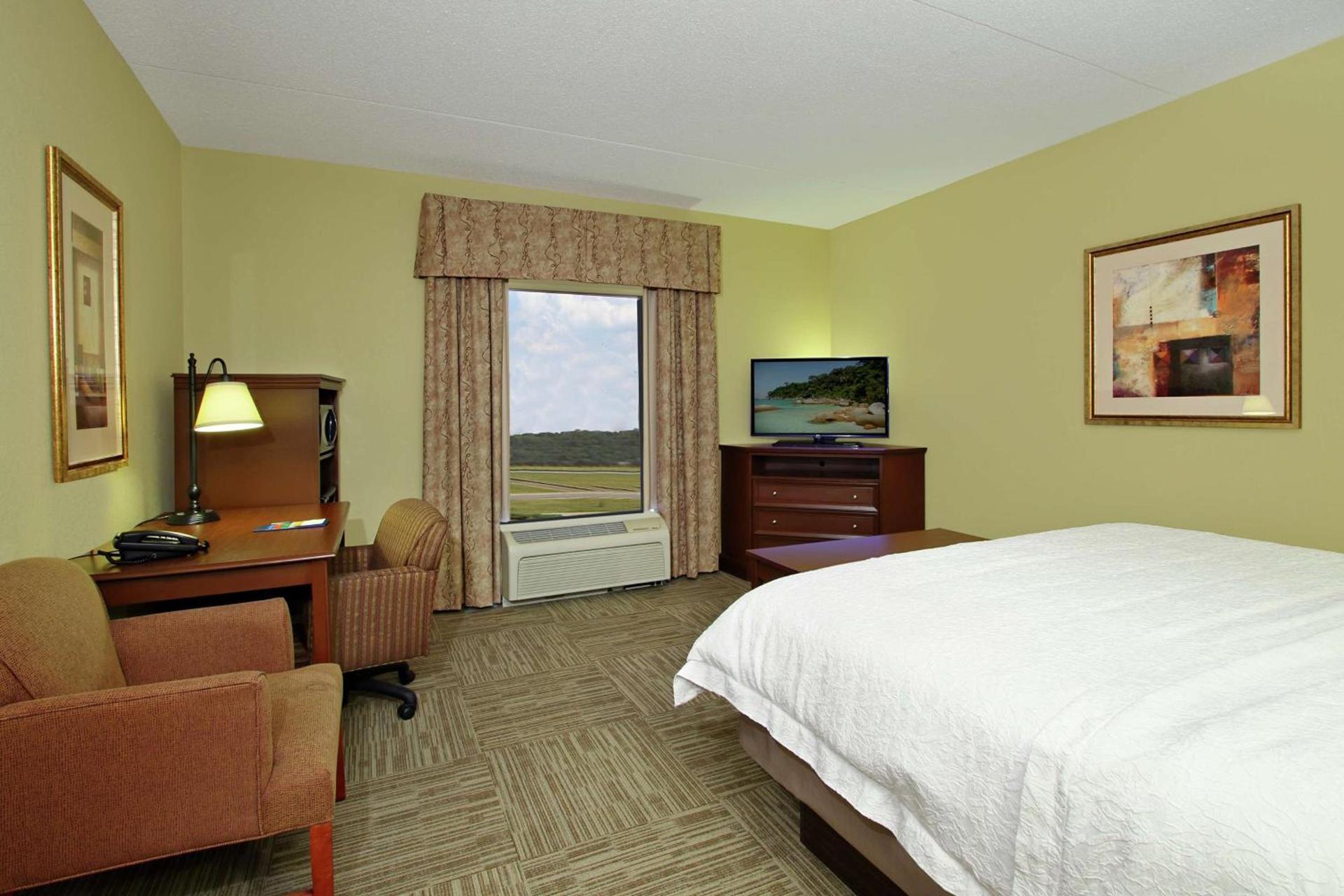 Hampton Inn & Suites Murray photo 20