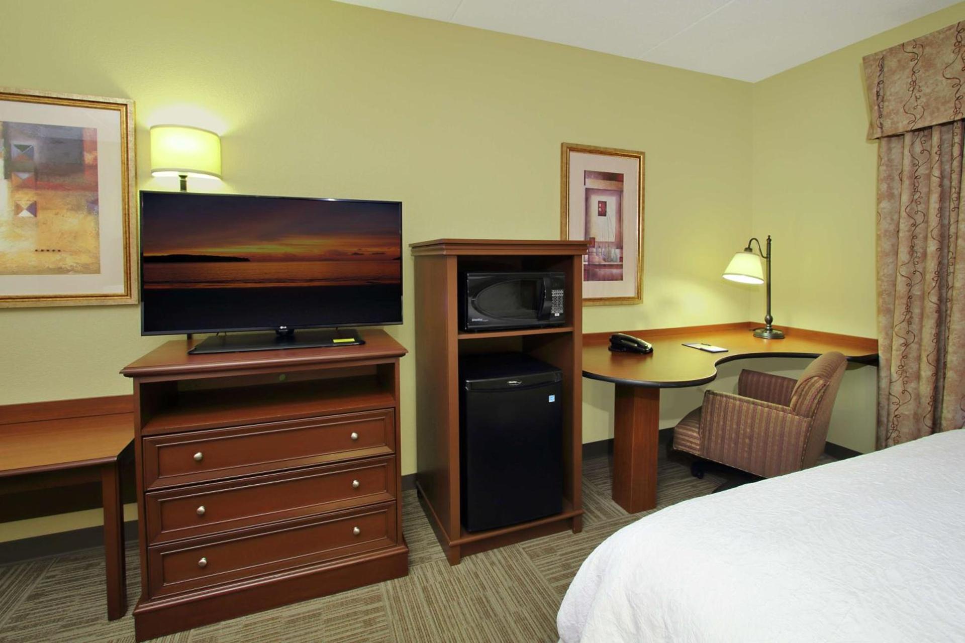 Hampton Inn & Suites Murray photo 22