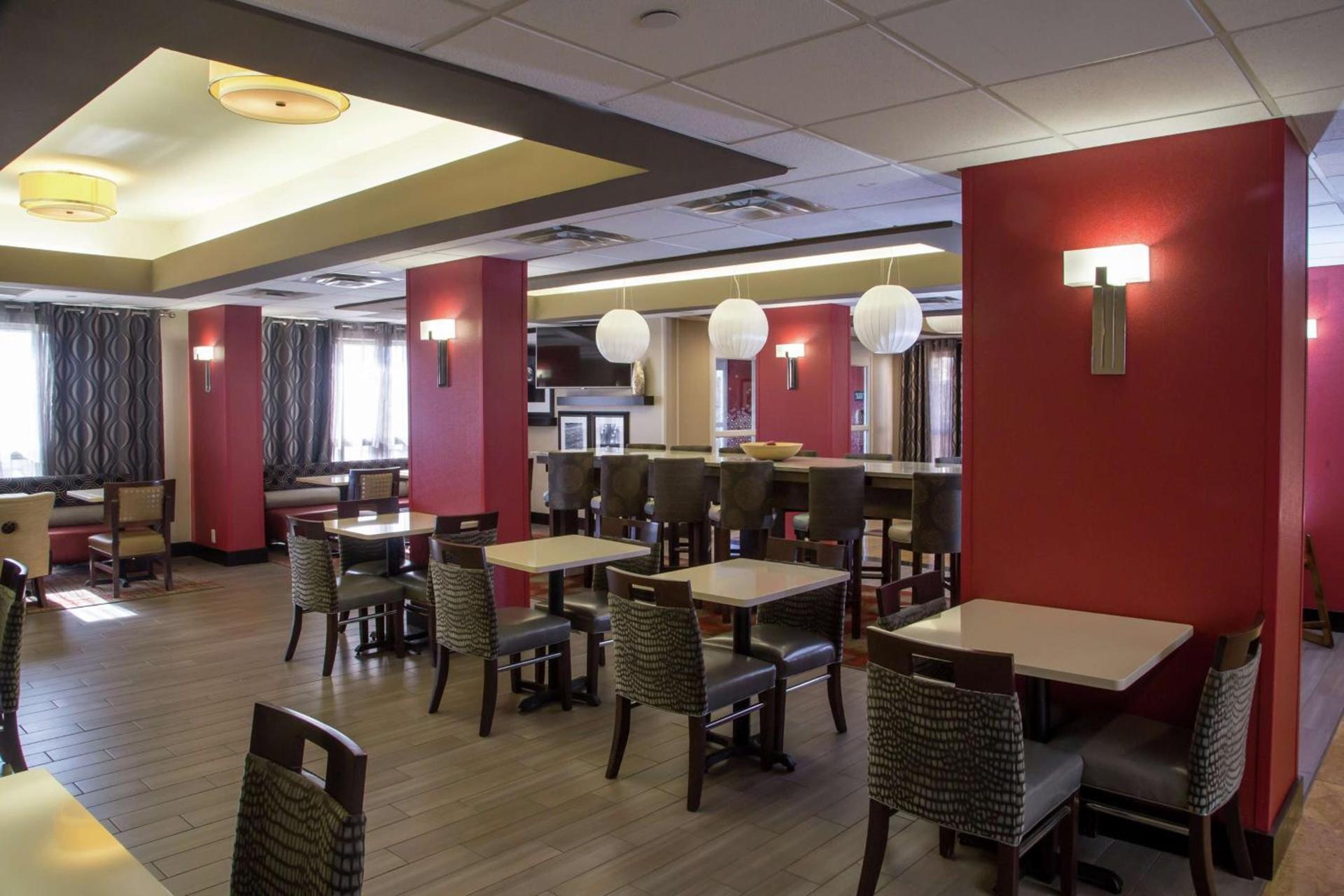 Hampton Inn Oxford-West photo 15