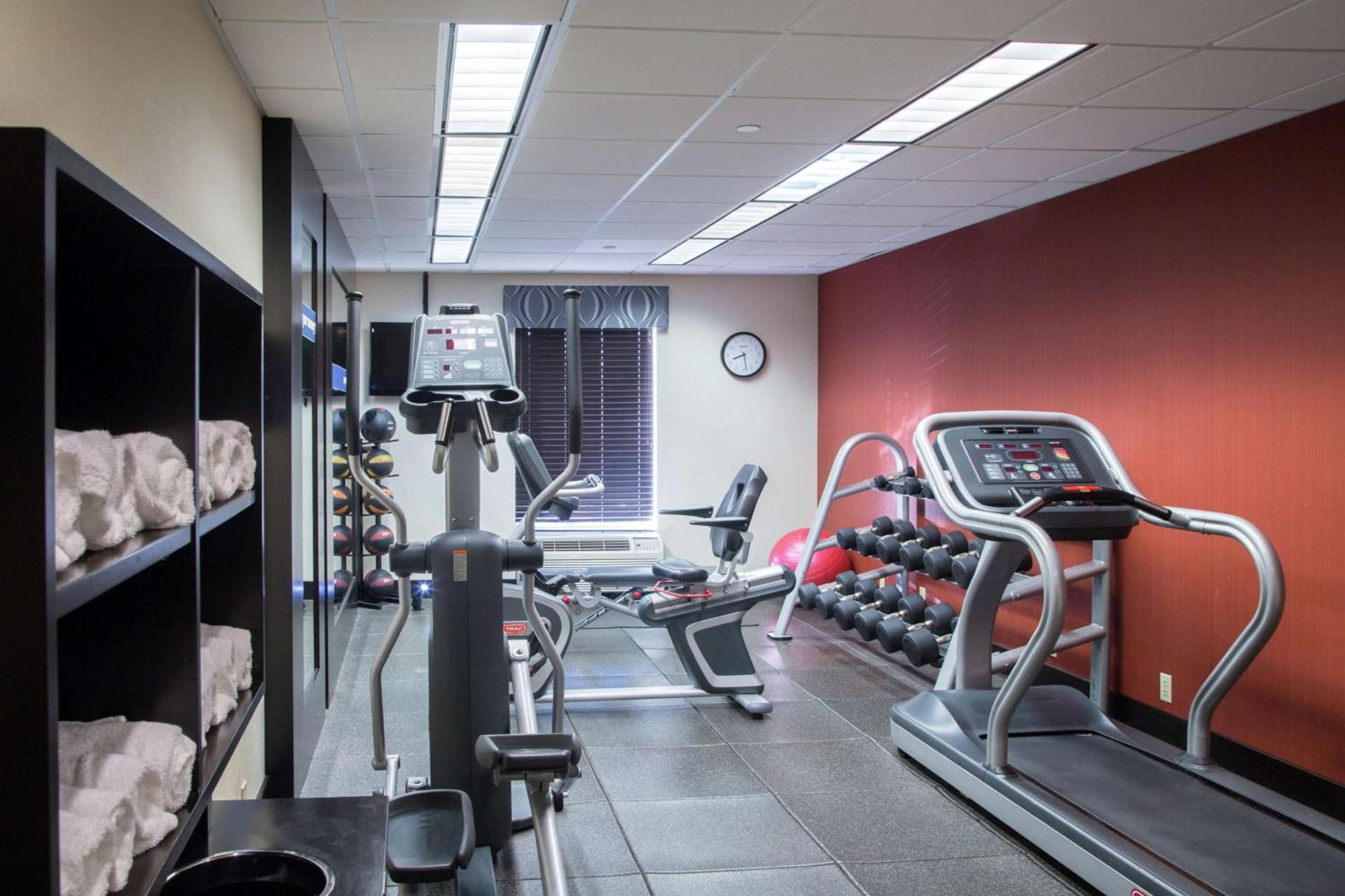 Hampton Inn Oxford-West photo 22