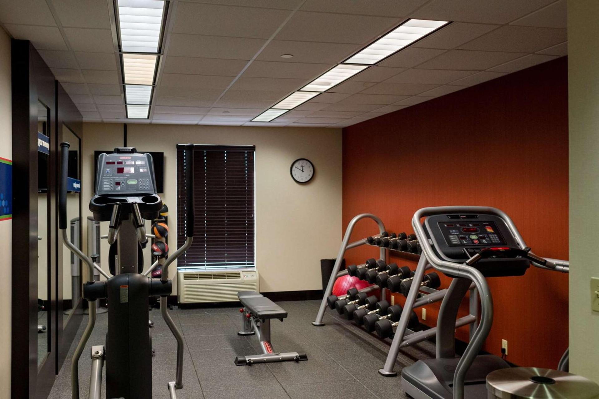 Hampton Inn Oxford-West photo 23
