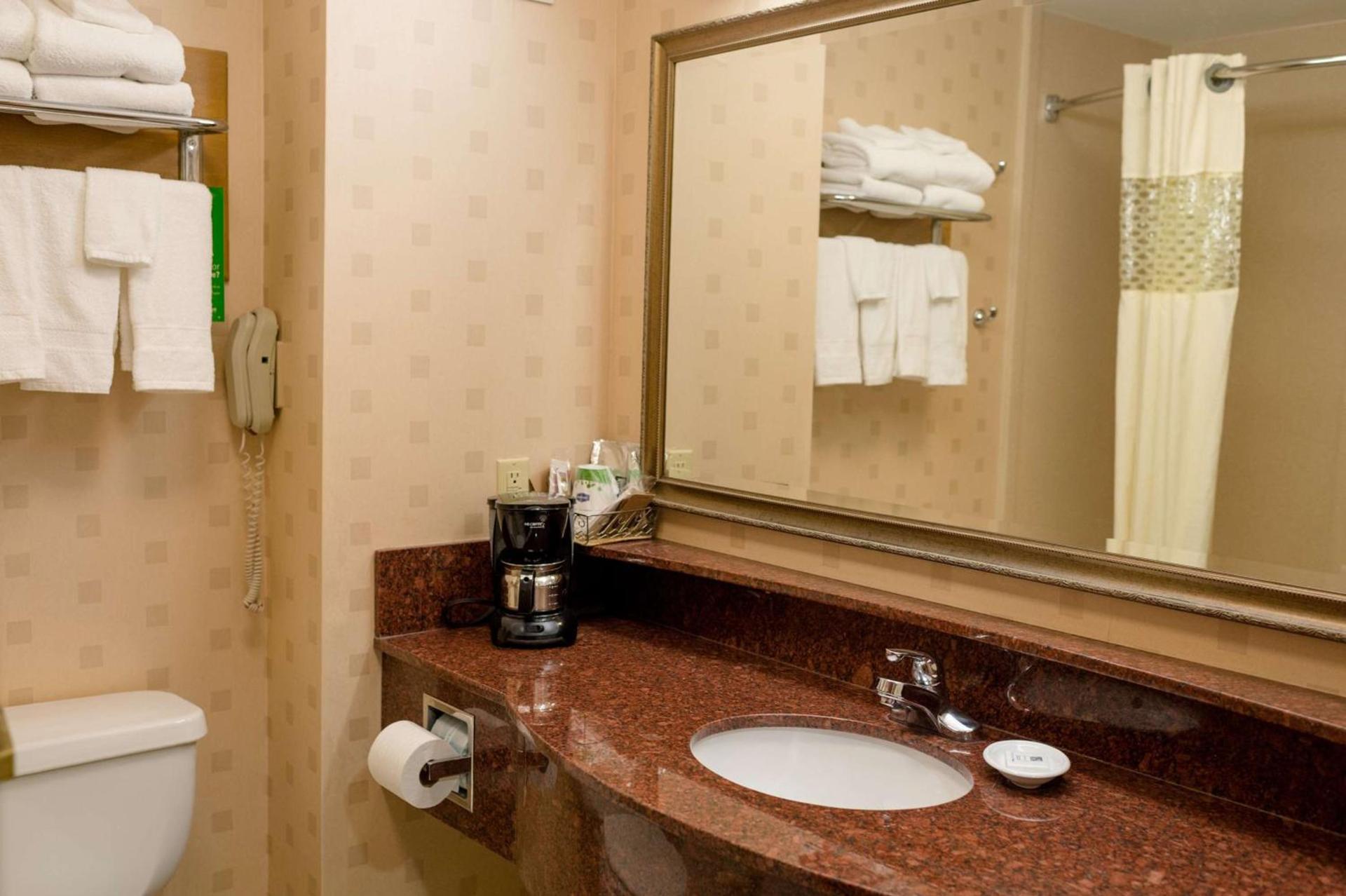 Hampton Inn Oxford-West photo 40