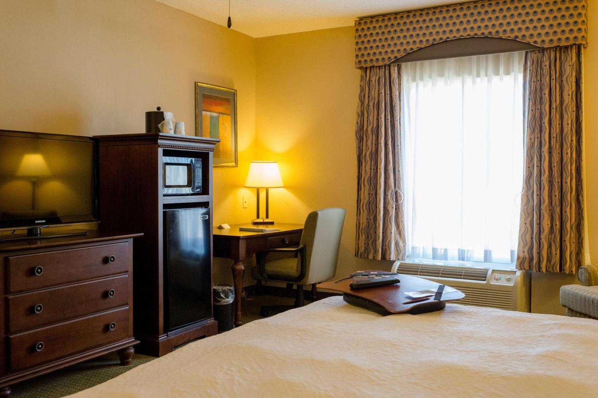 Hampton Inn Oxford-West photo 54