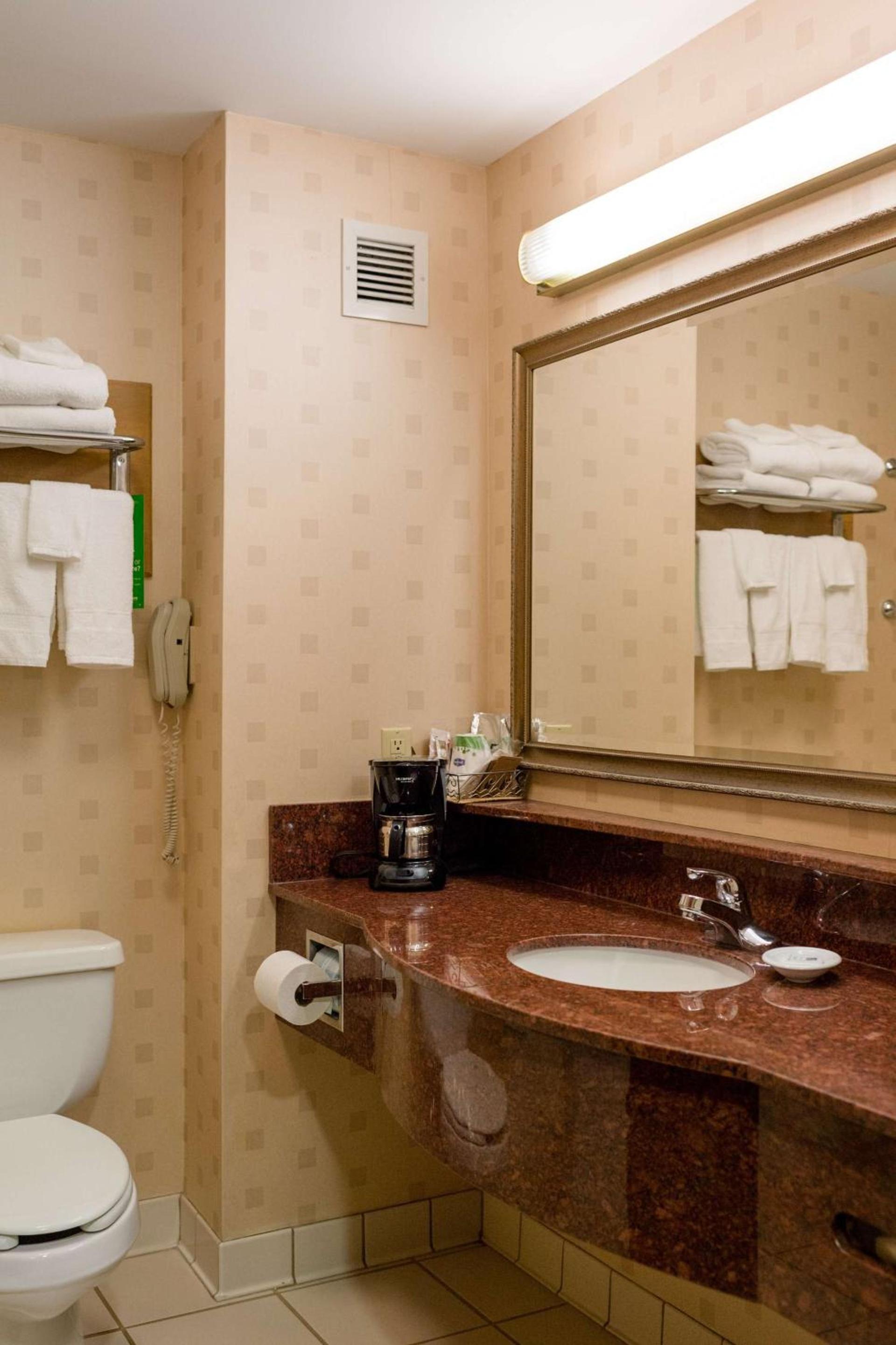 Hampton Inn Oxford-West photo 57