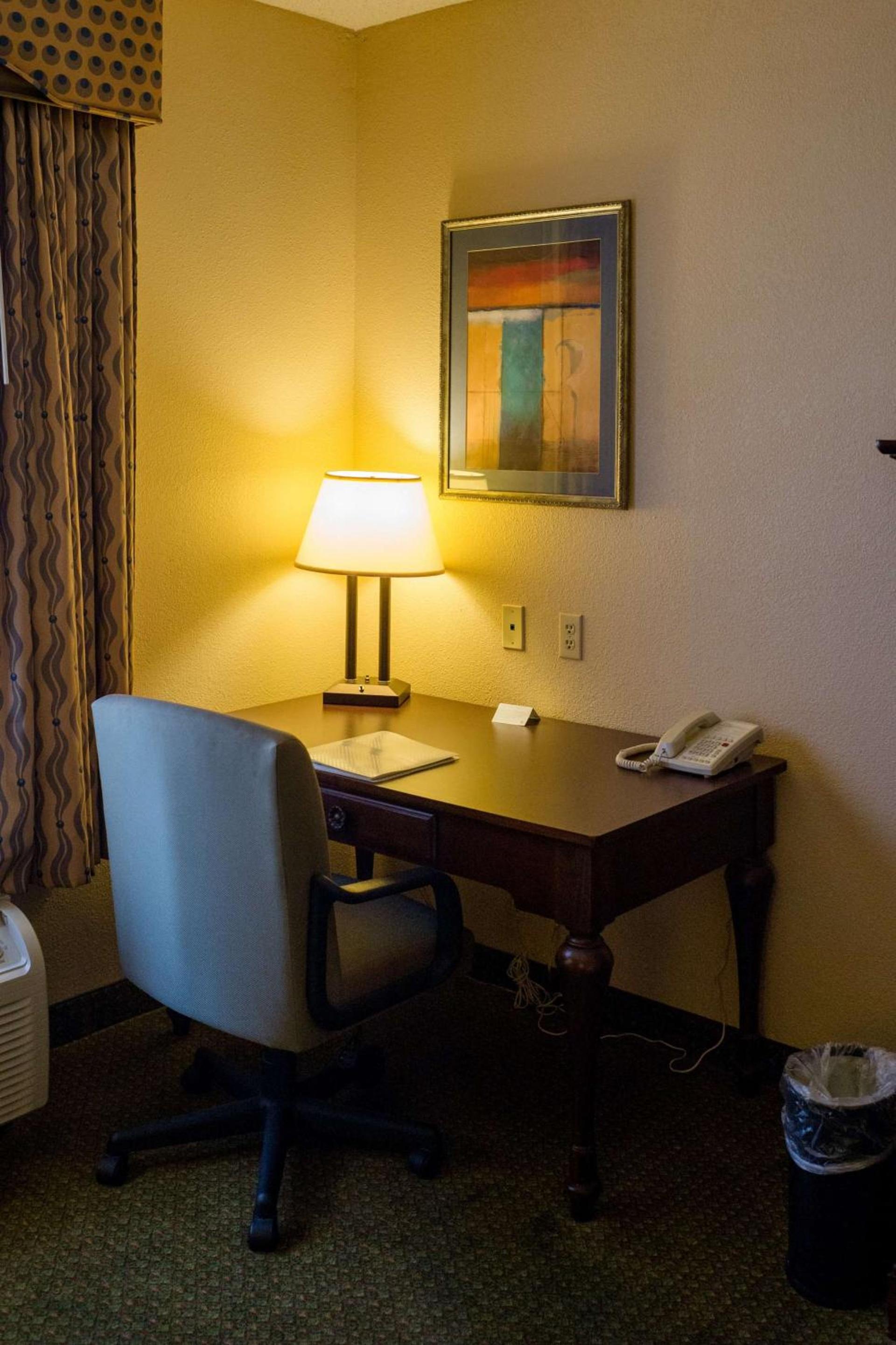 Hampton Inn Oxford-West photo 60