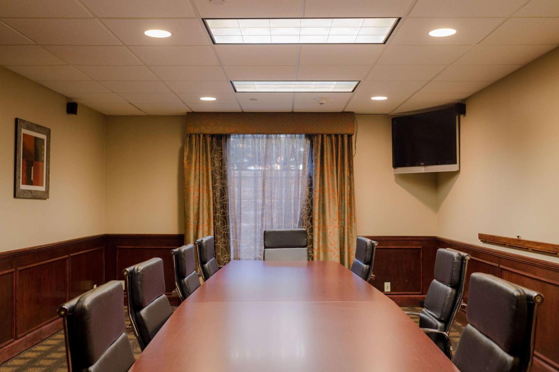Hampton Inn Oxford-West photo 83