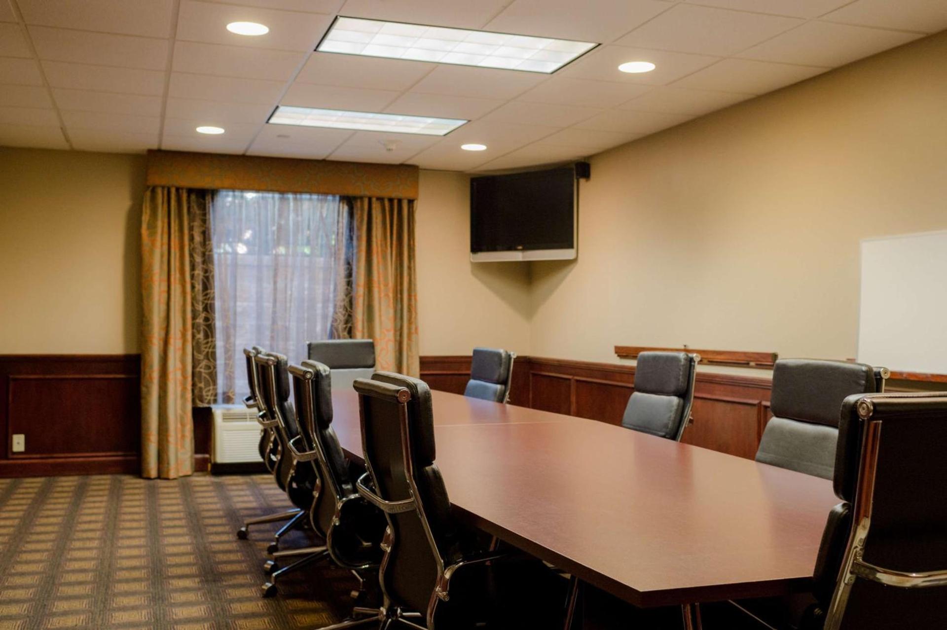 Hampton Inn Oxford-West photo 84