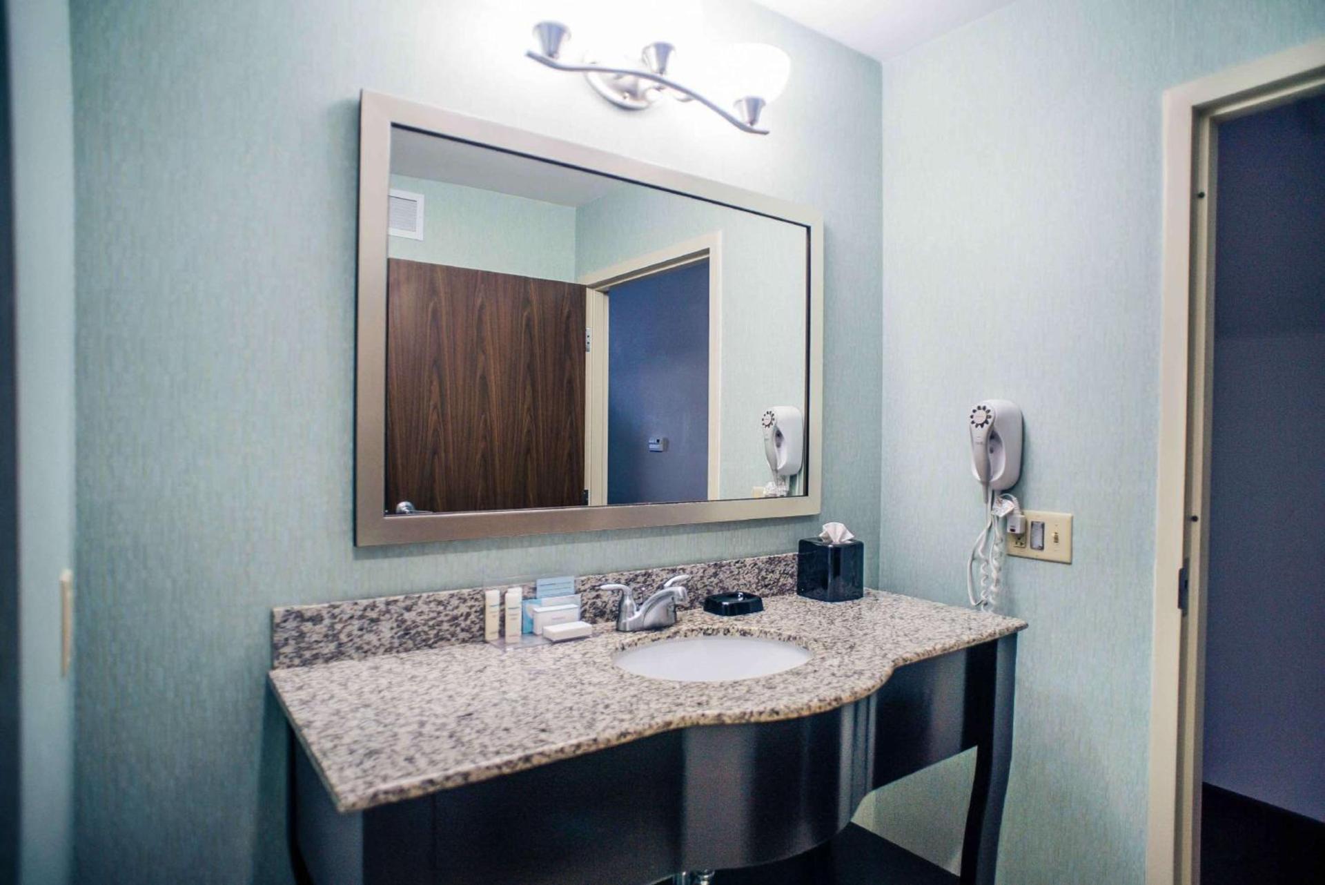 Hampton Inn - Monticello photo 24