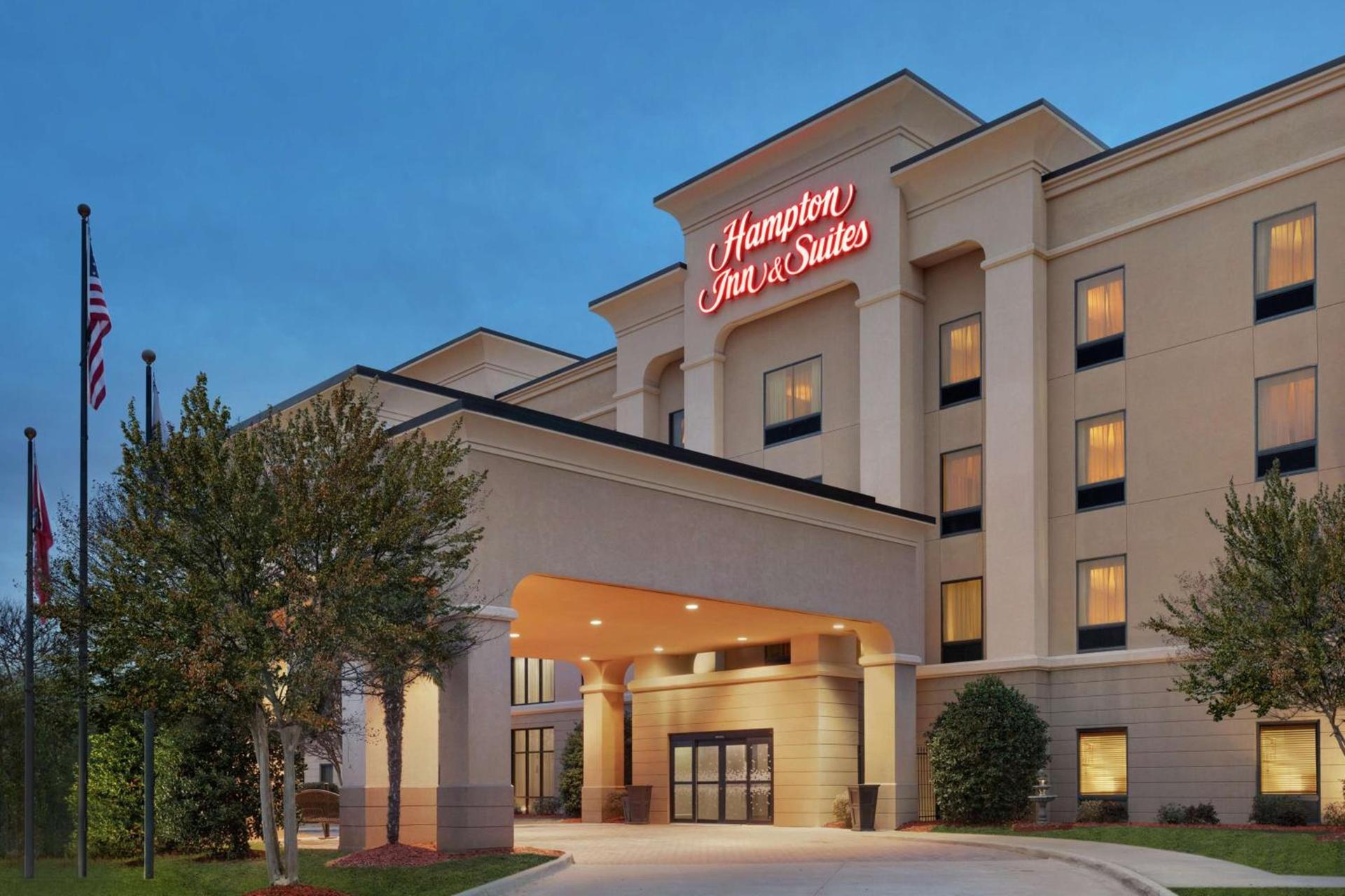 Hampton Inn & Suites Pine Bluff photo 2