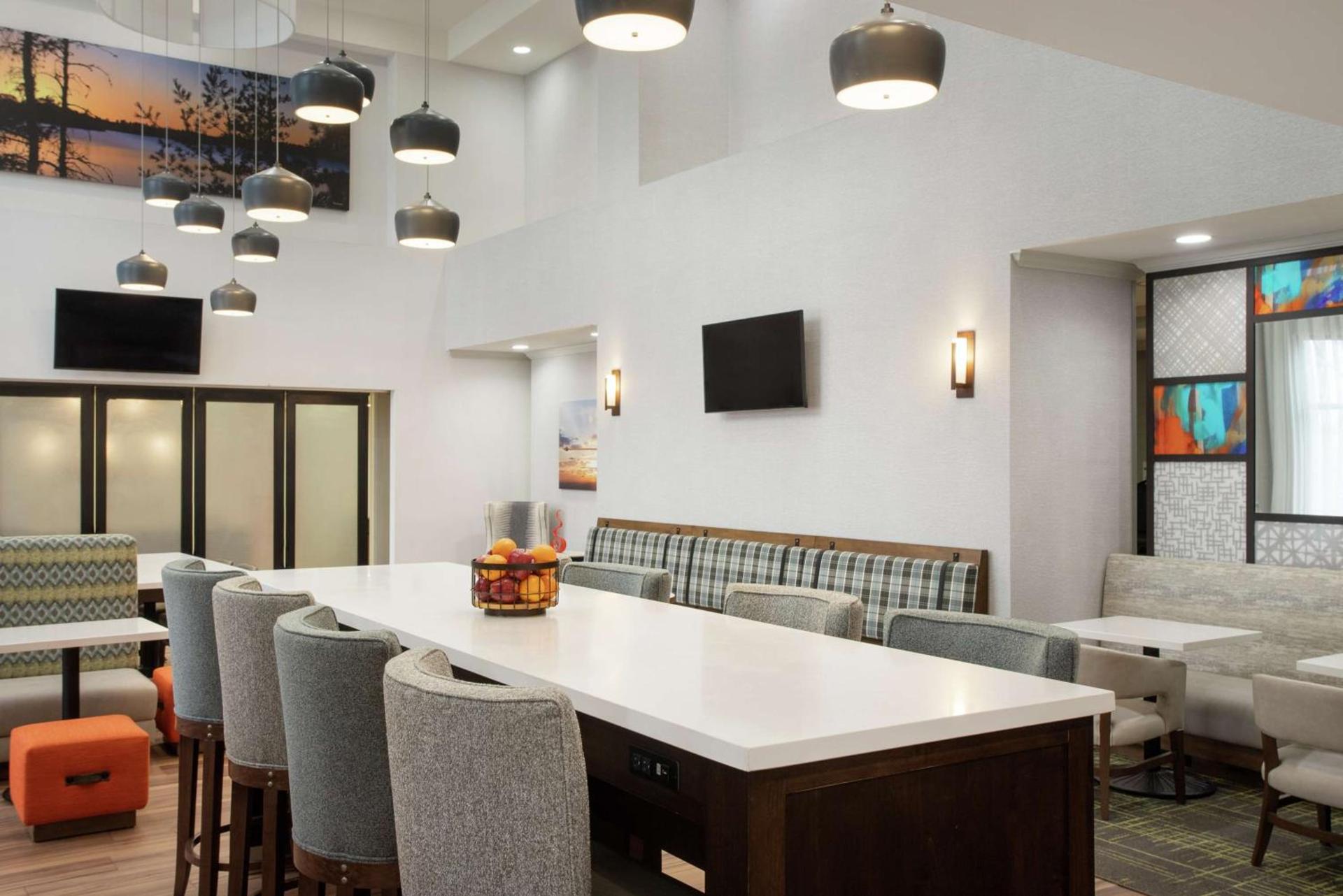 Hampton Inn & Suites Pine Bluff photo 8