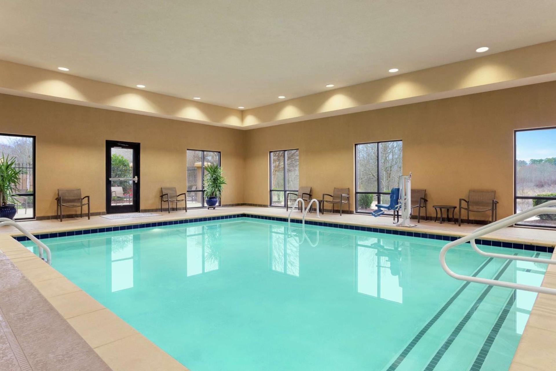 Hampton Inn & Suites Pine Bluff photo 10