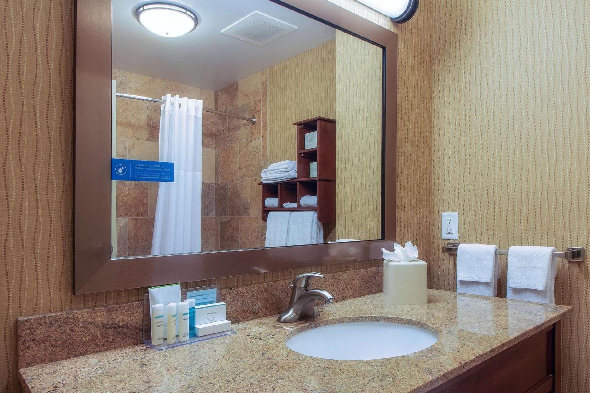 Hampton Inn Oxford/Miami University Area photo 16