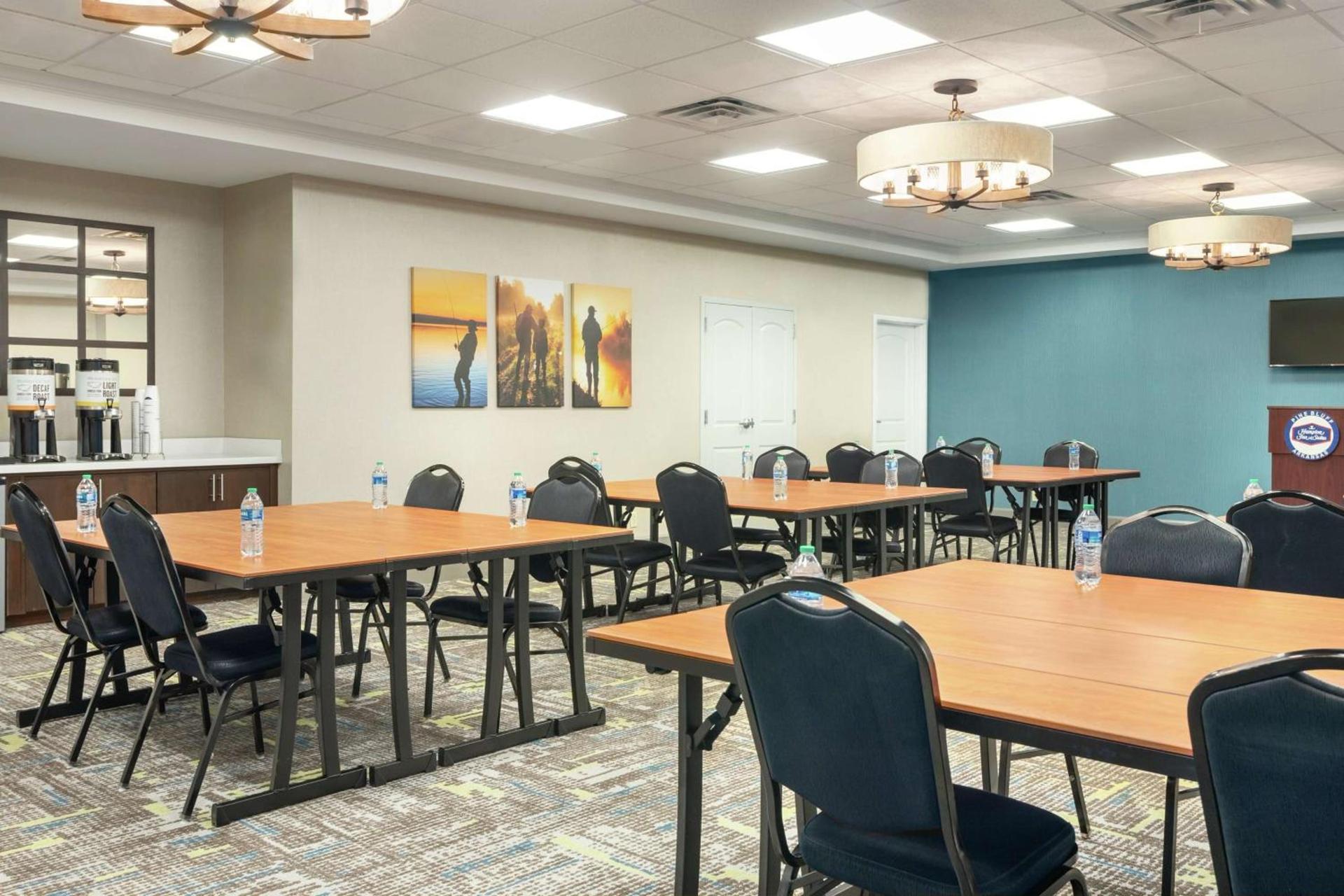 Hampton Inn & Suites Pine Bluff photo 38