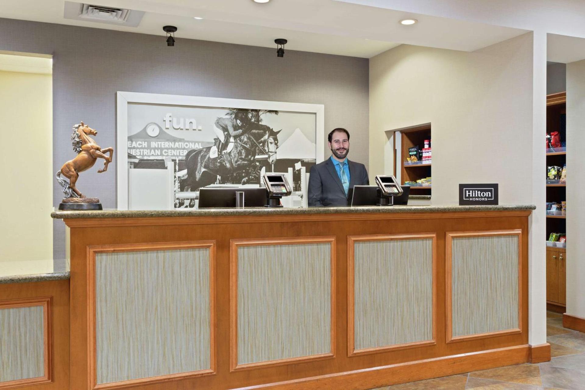 Hampton Inn West Palm Beach-Lake Worth-Turnpike photo 2