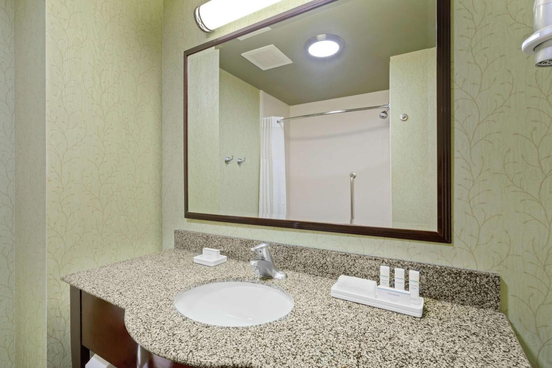 Hampton Inn West Palm Beach-Lake Worth-Turnpike photo 16