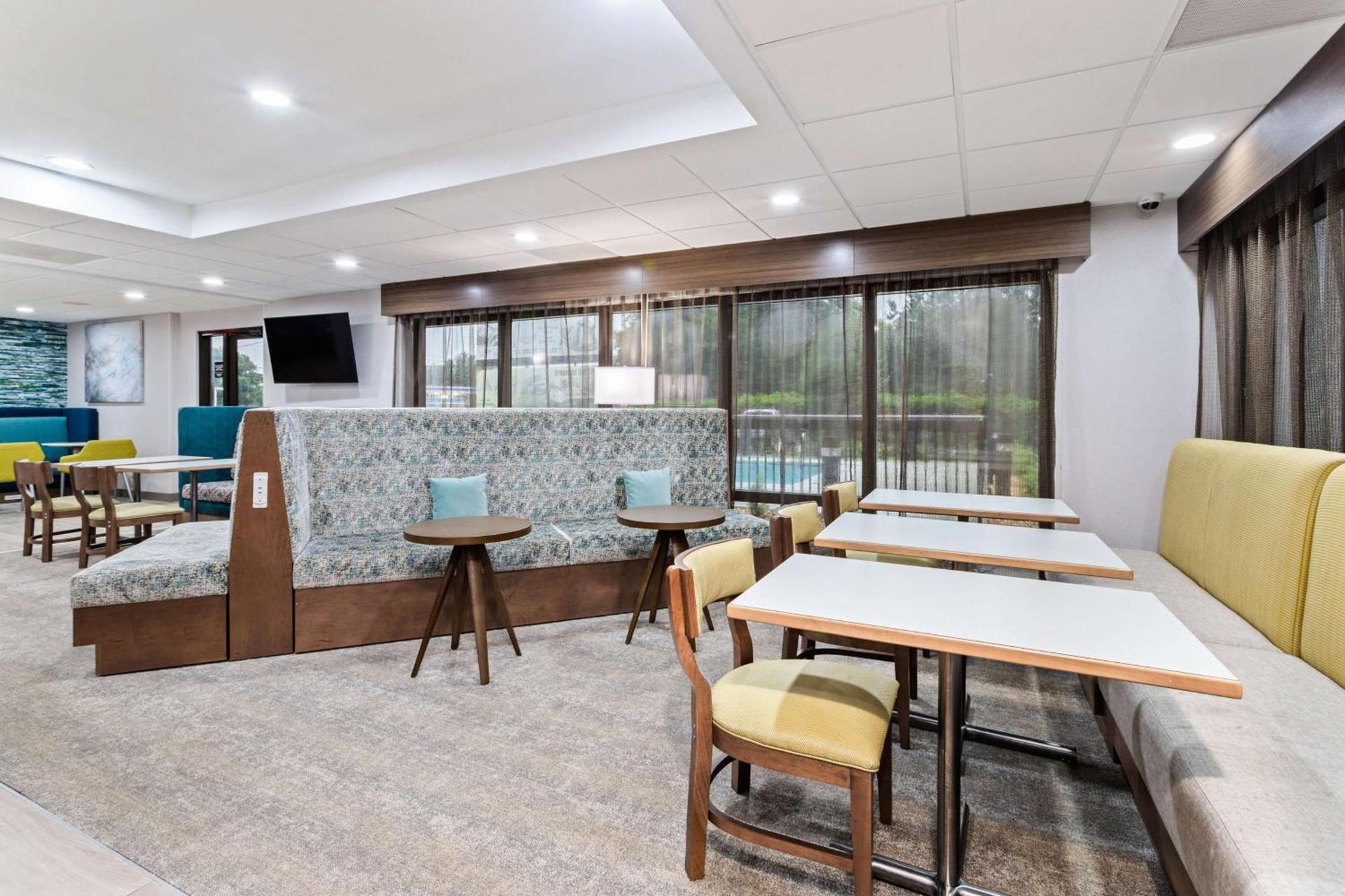 Hampton Inn Perry photo 7