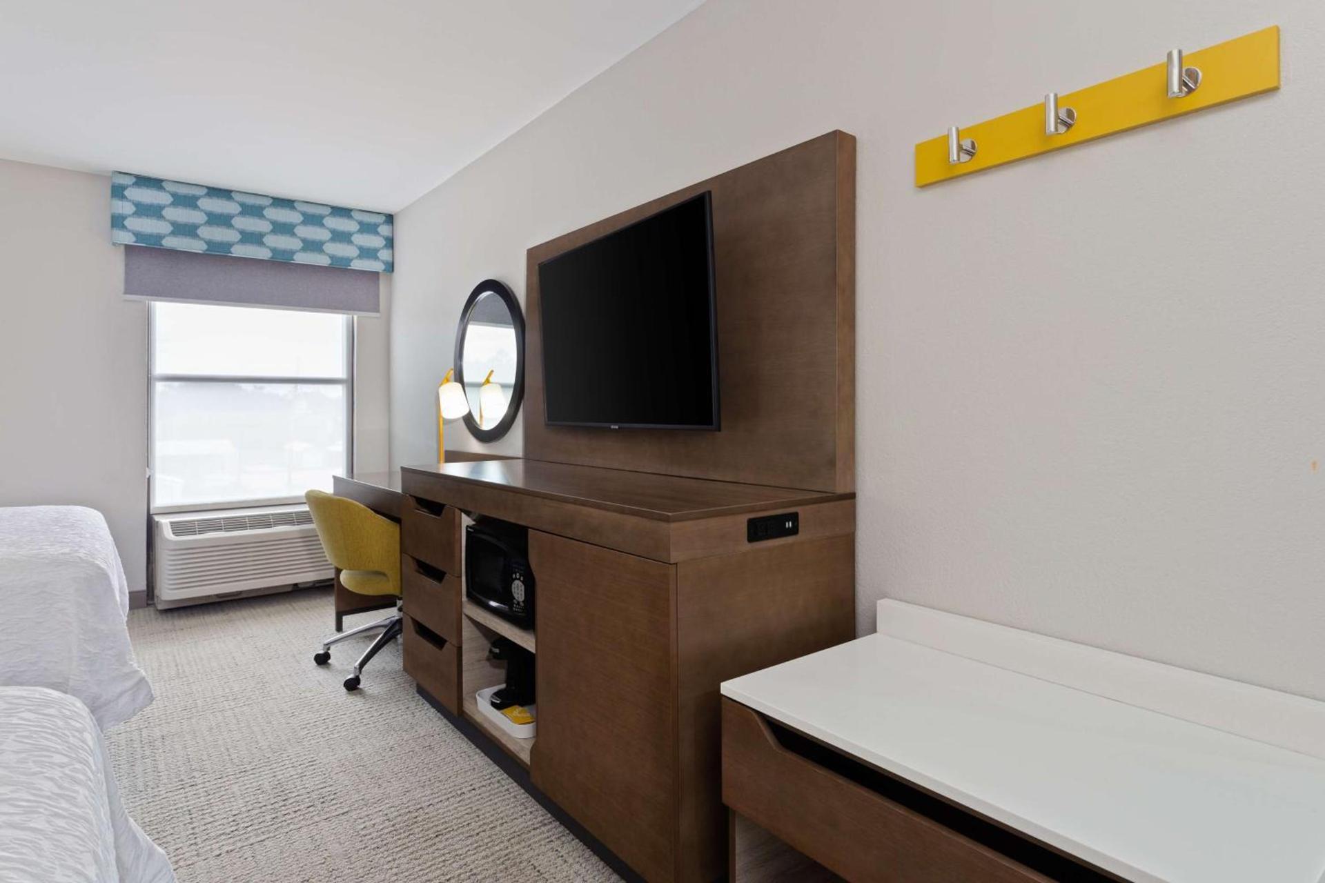 Hampton Inn Perry photo 17