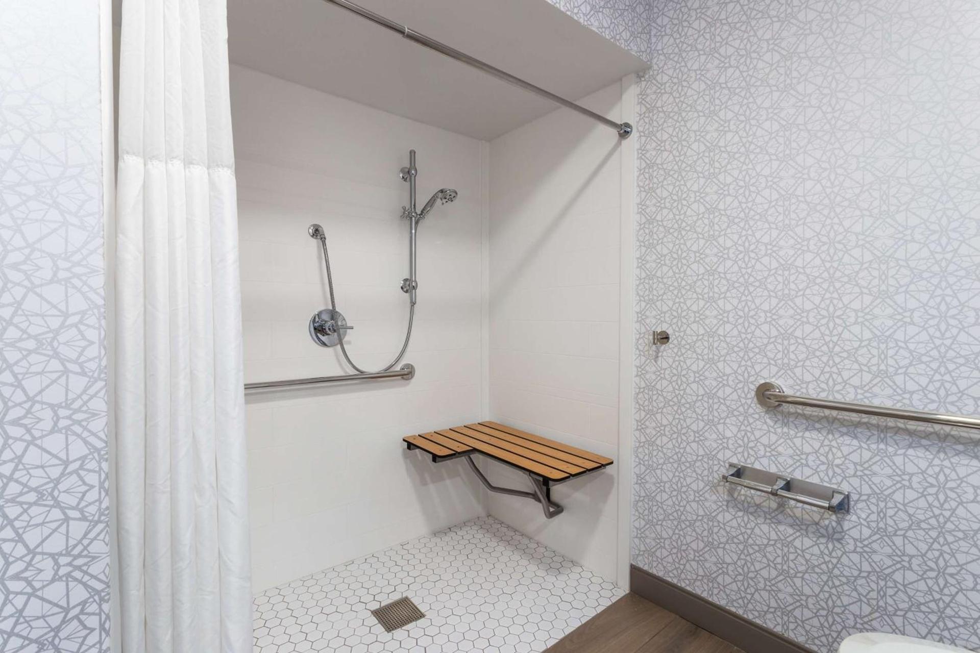 Hampton Inn Perry photo 28