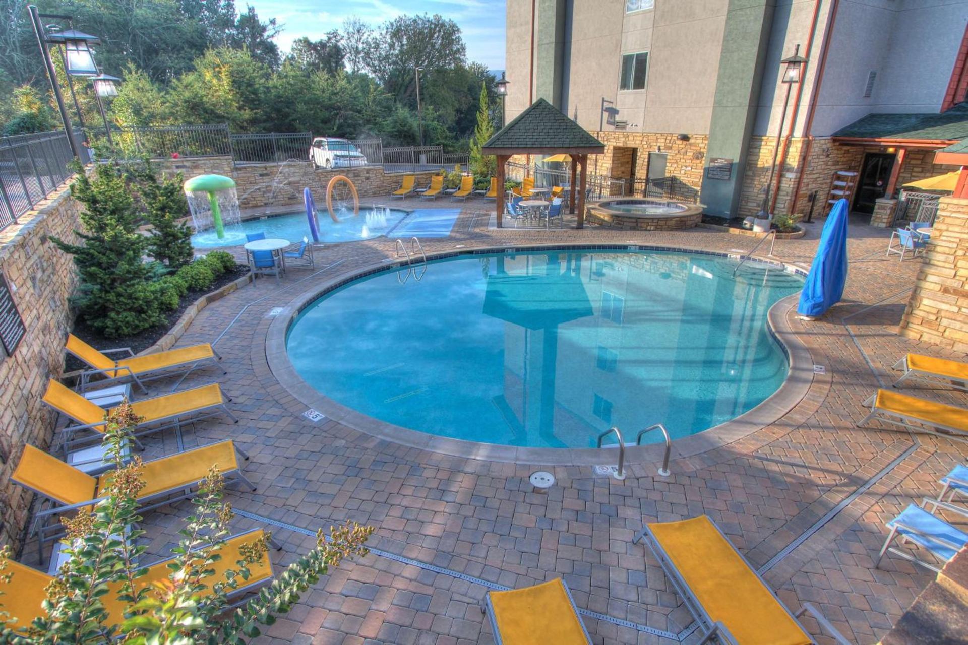 Hampton Inn Pigeon Forge photo 11