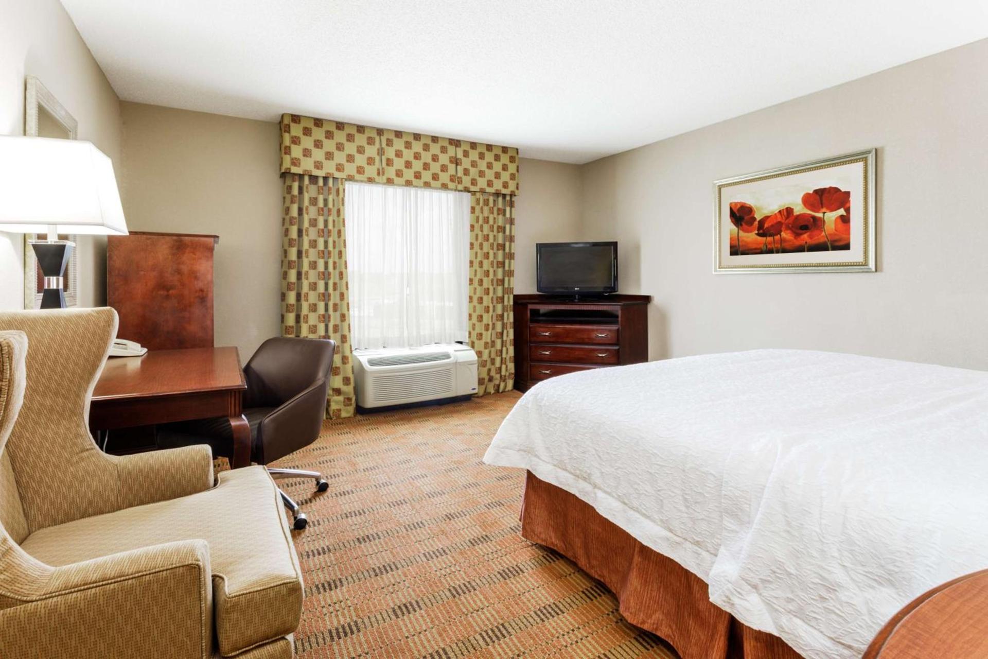 Hampton Inn Moss Point photo 17