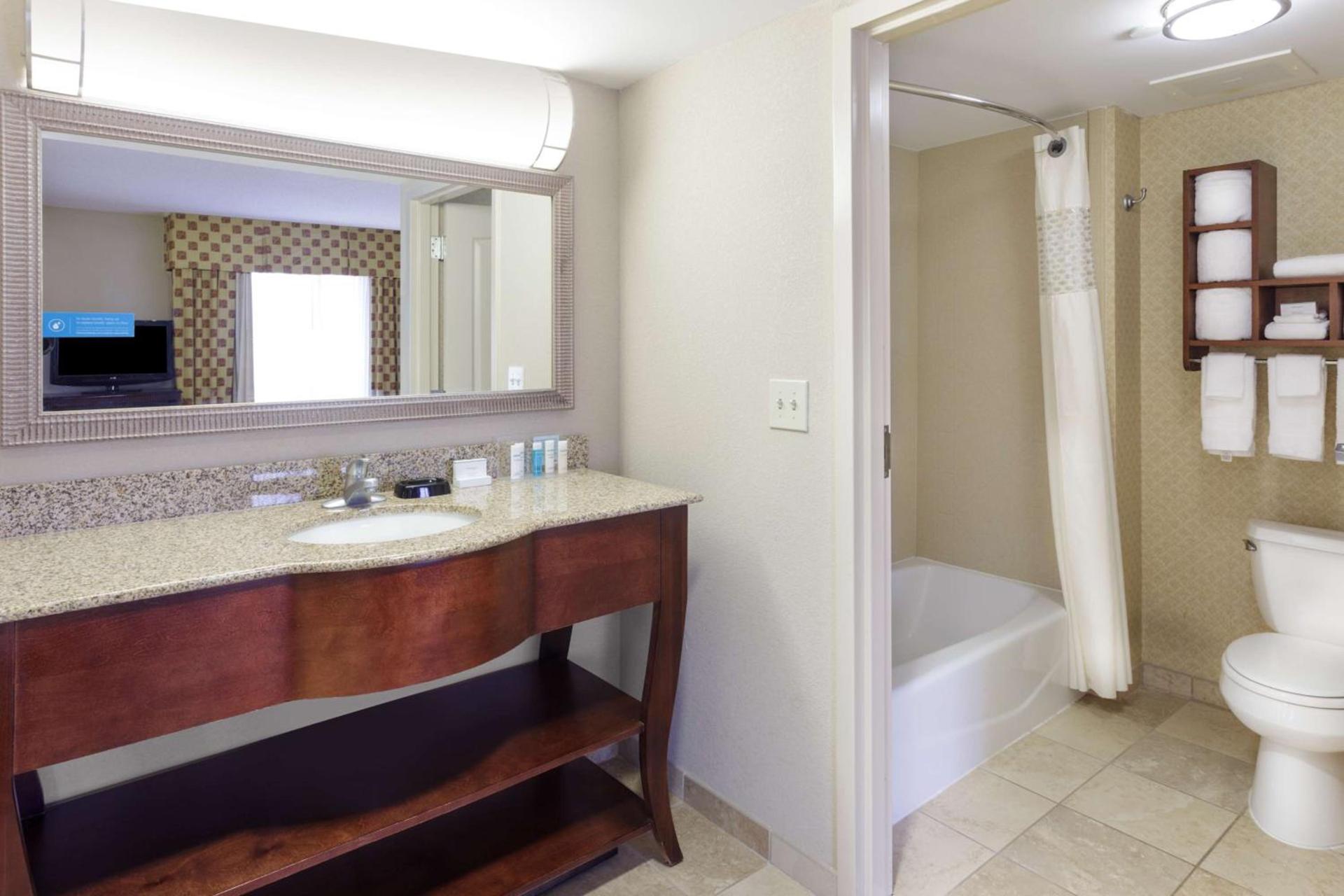 Hampton Inn Moss Point photo 25