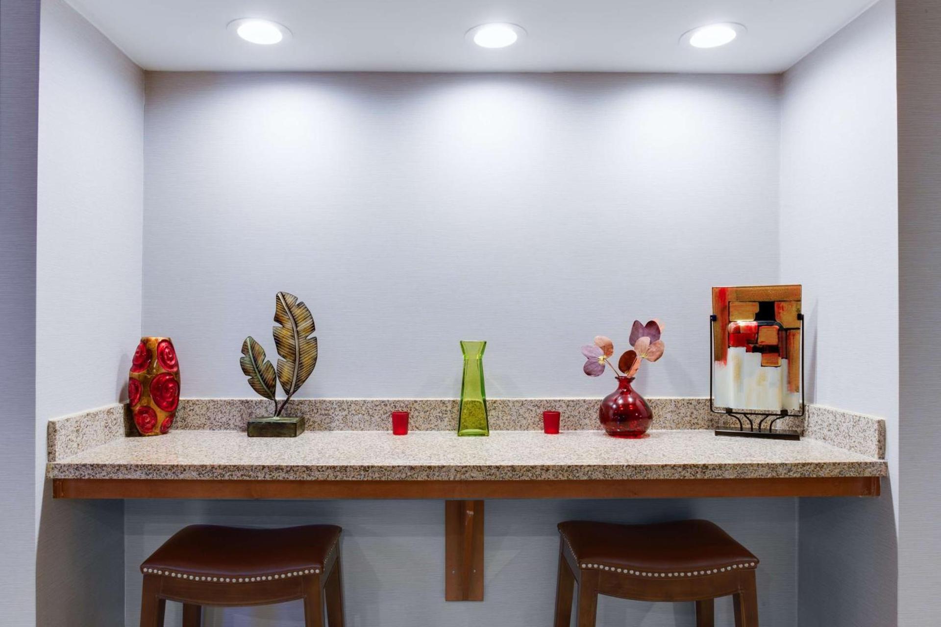 Hampton Inn Pittsburgh/West Mifflin photo 9