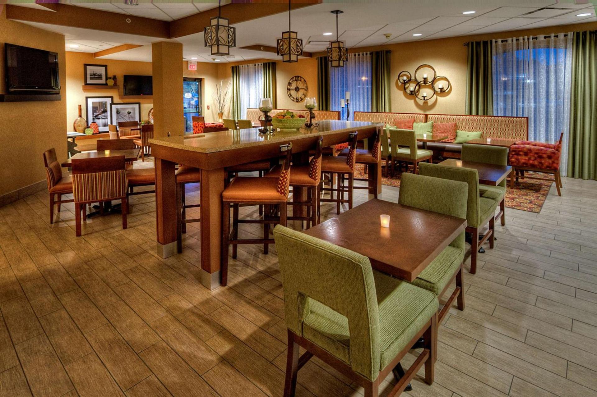 Hampton Inn Pittsburgh/West Mifflin photo 8