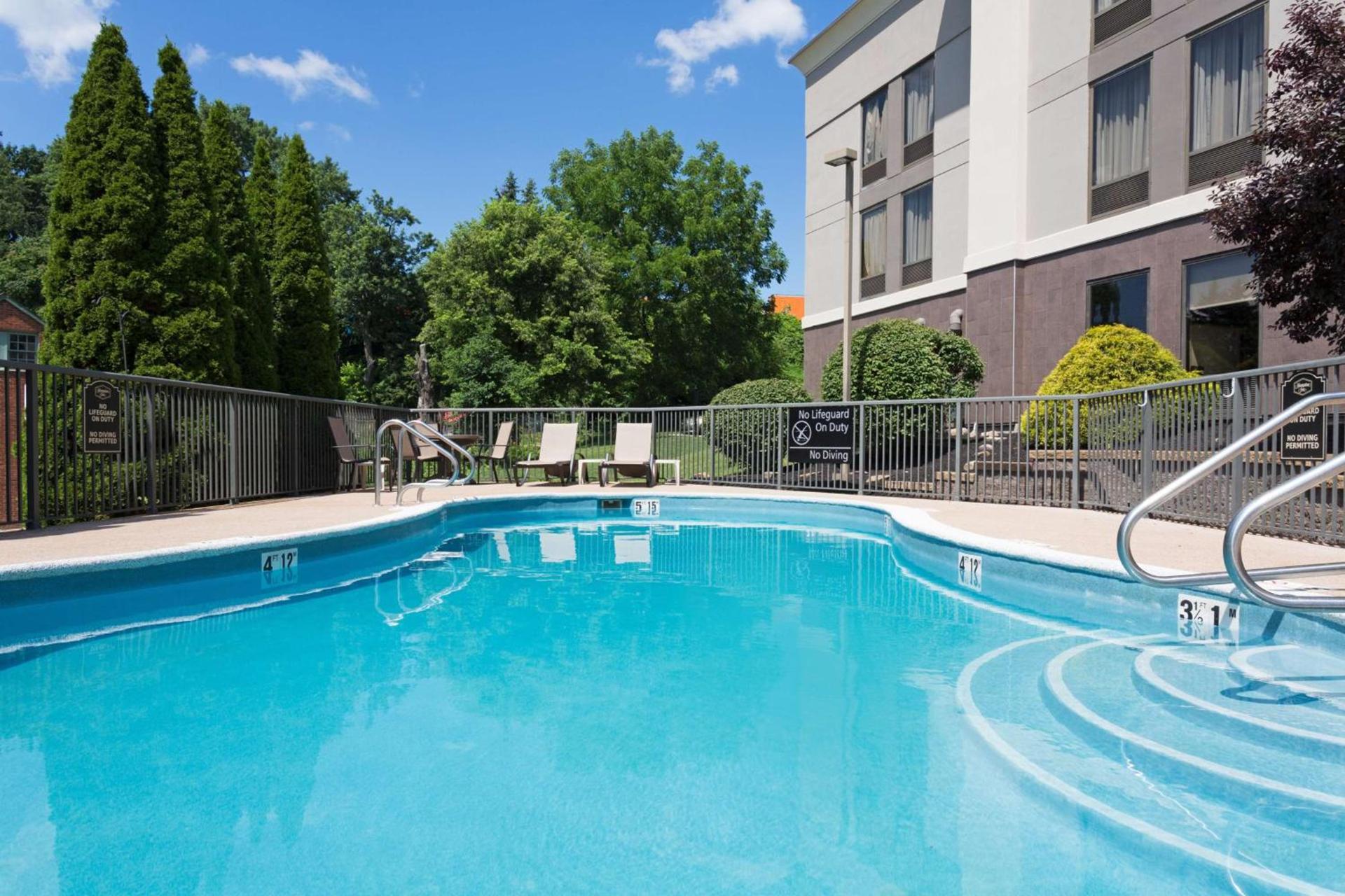 Hampton Inn Pittsburgh/West Mifflin photo 14