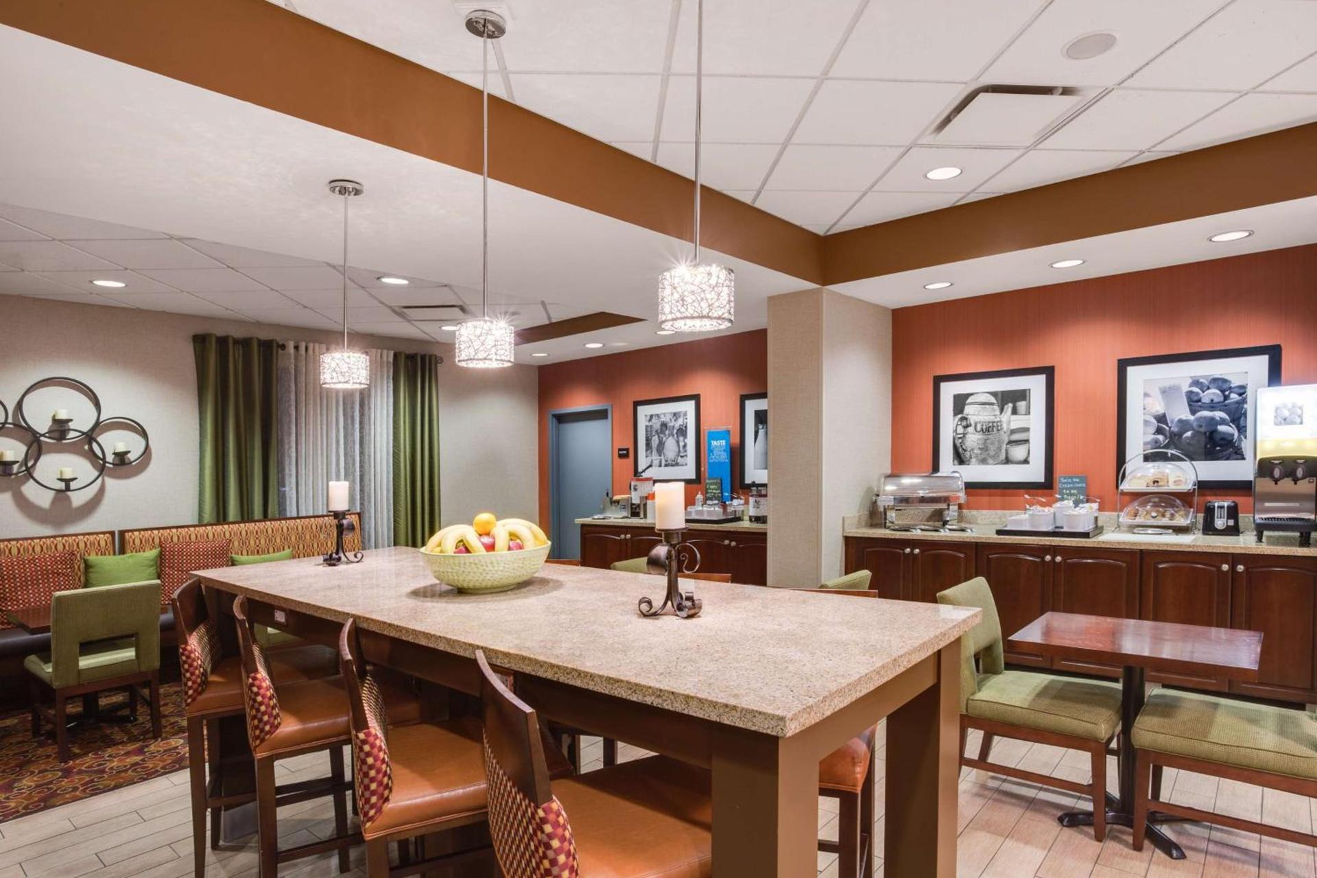 Hampton Inn Pittsburgh/West Mifflin photo 17