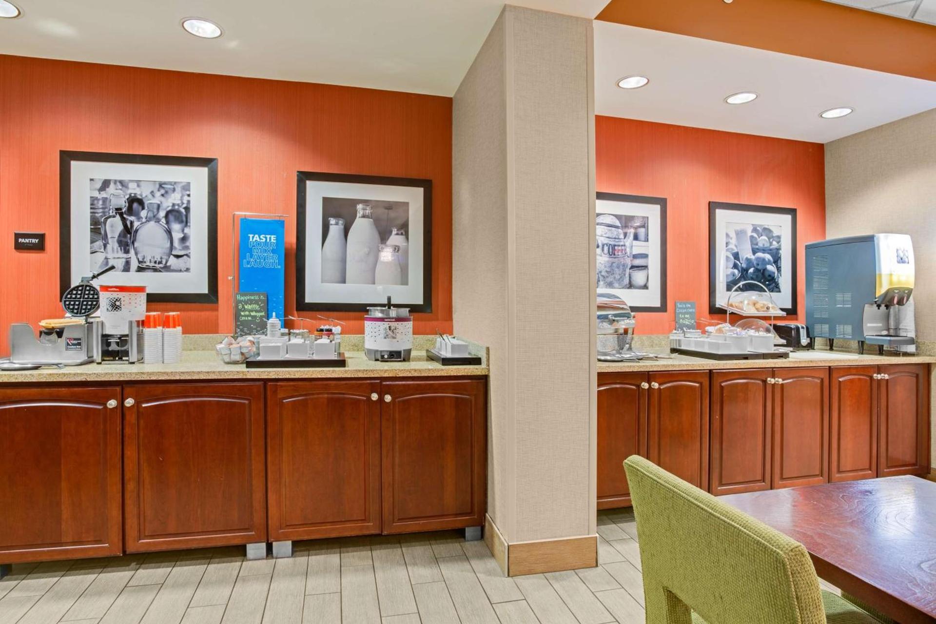 Hampton Inn Pittsburgh/West Mifflin photo 20
