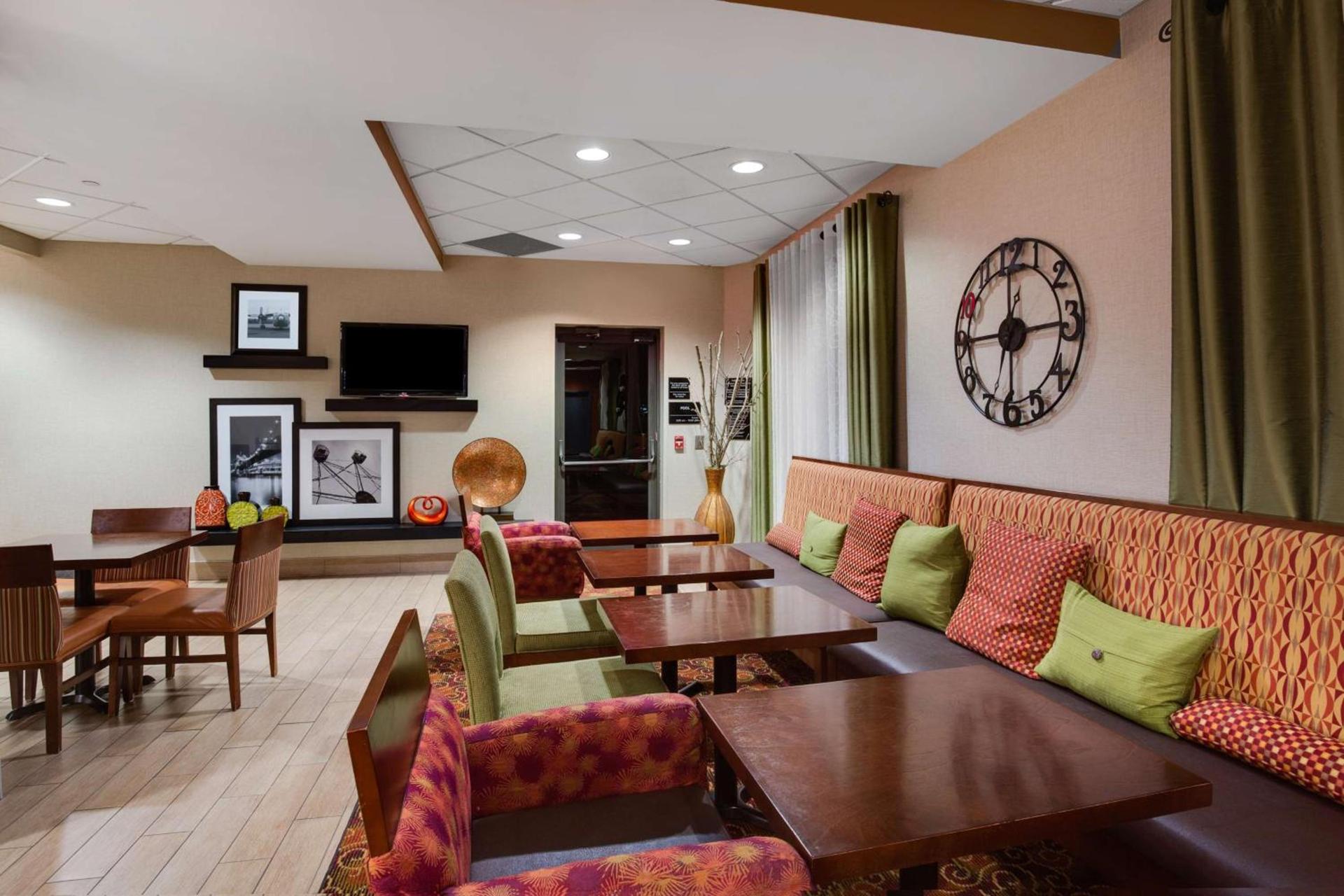 Hampton Inn Pittsburgh/West Mifflin photo 22