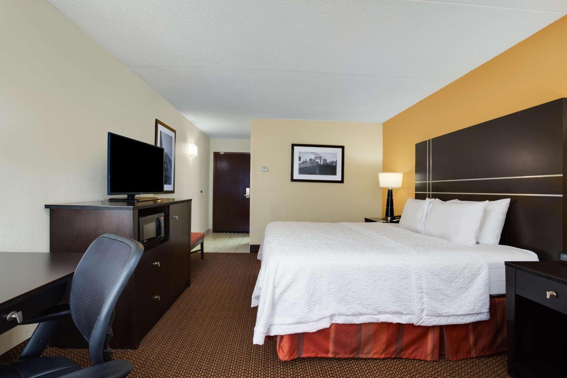 Hampton Inn Pittsburgh/West Mifflin photo 30