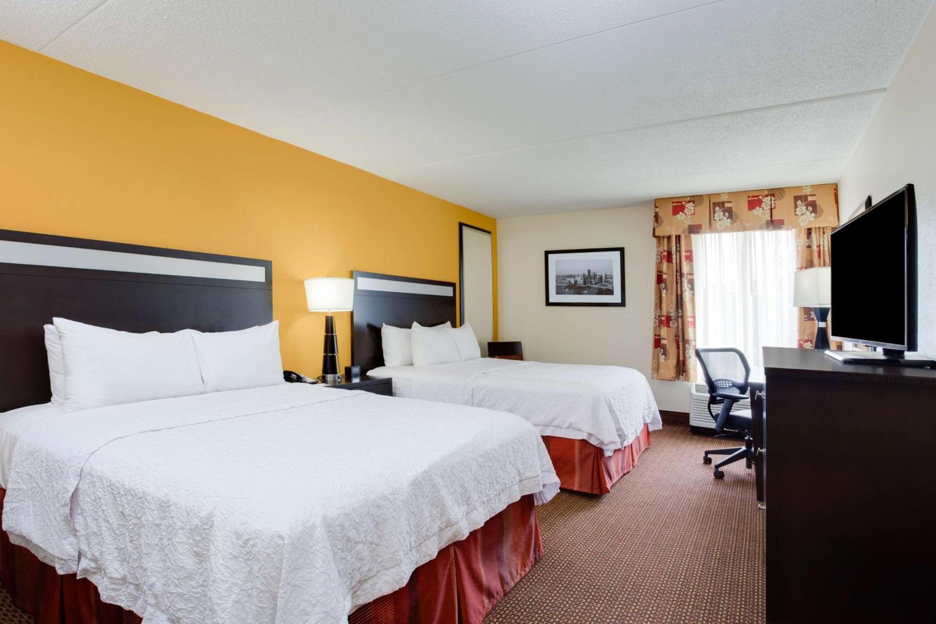 Hampton Inn Pittsburgh/West Mifflin photo 35