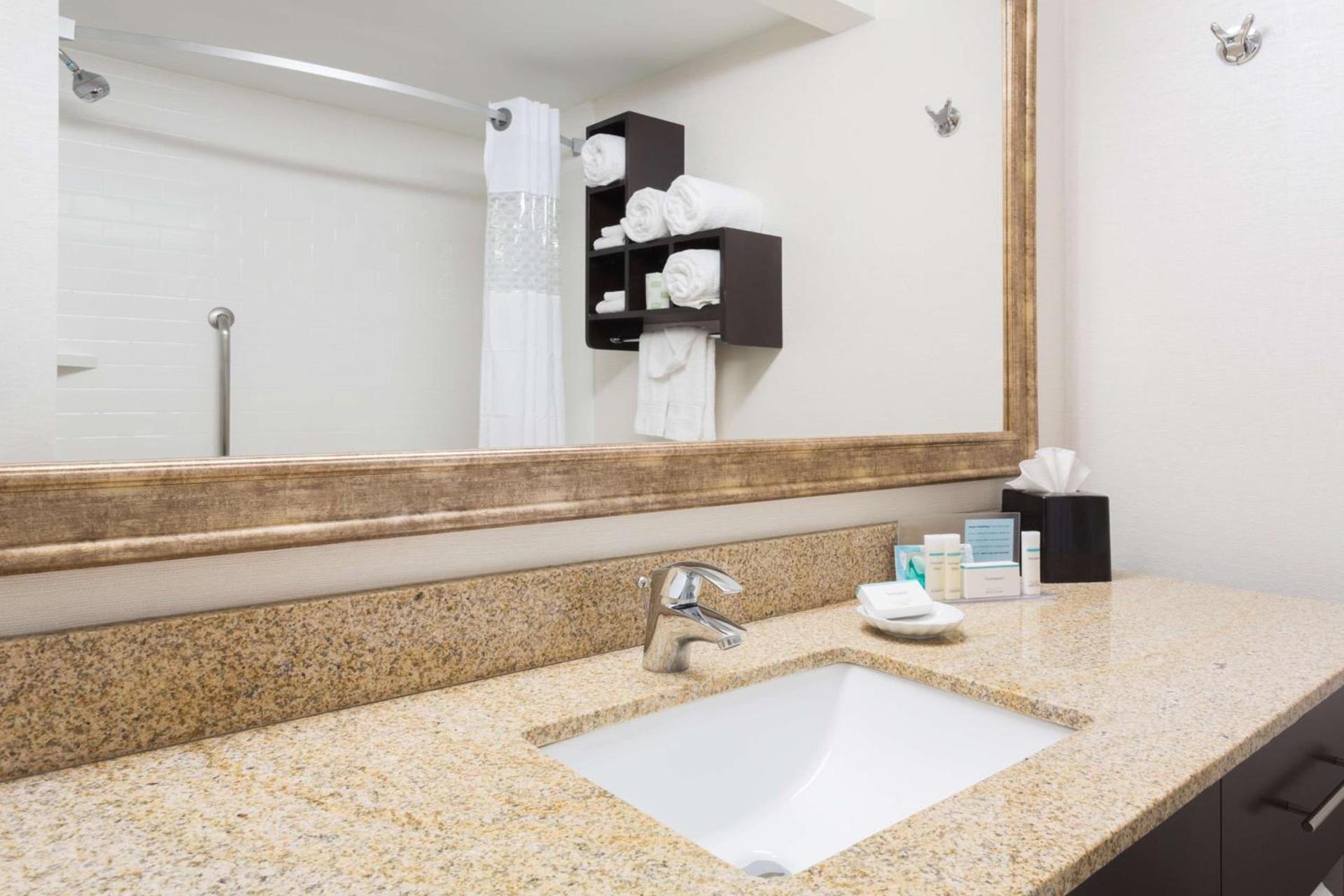 Hampton Inn Pittsburgh/West Mifflin photo 40