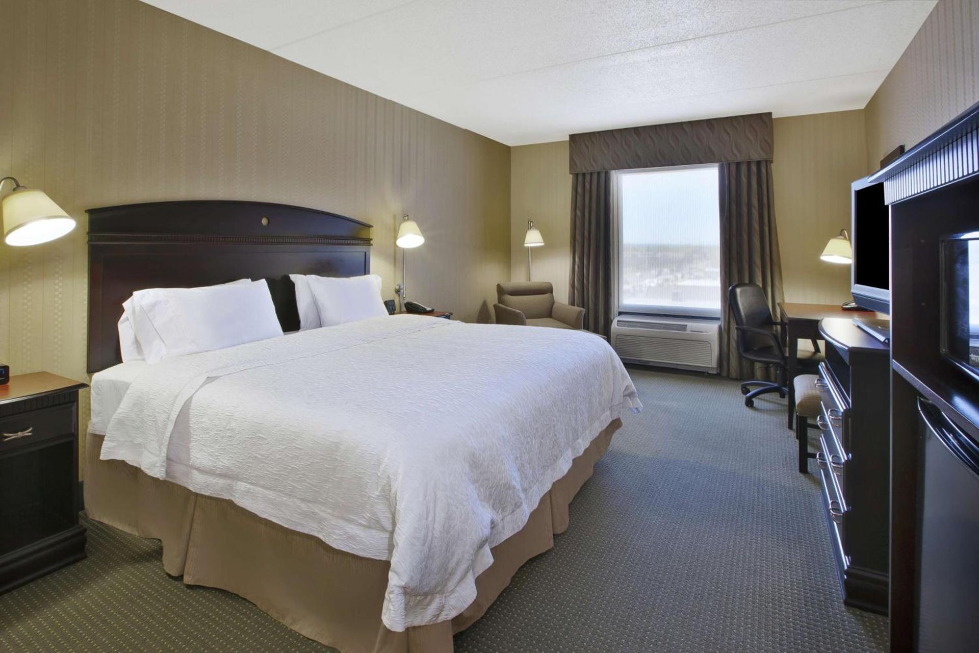 Hampton Inn & Suites Plattsburgh photo 40