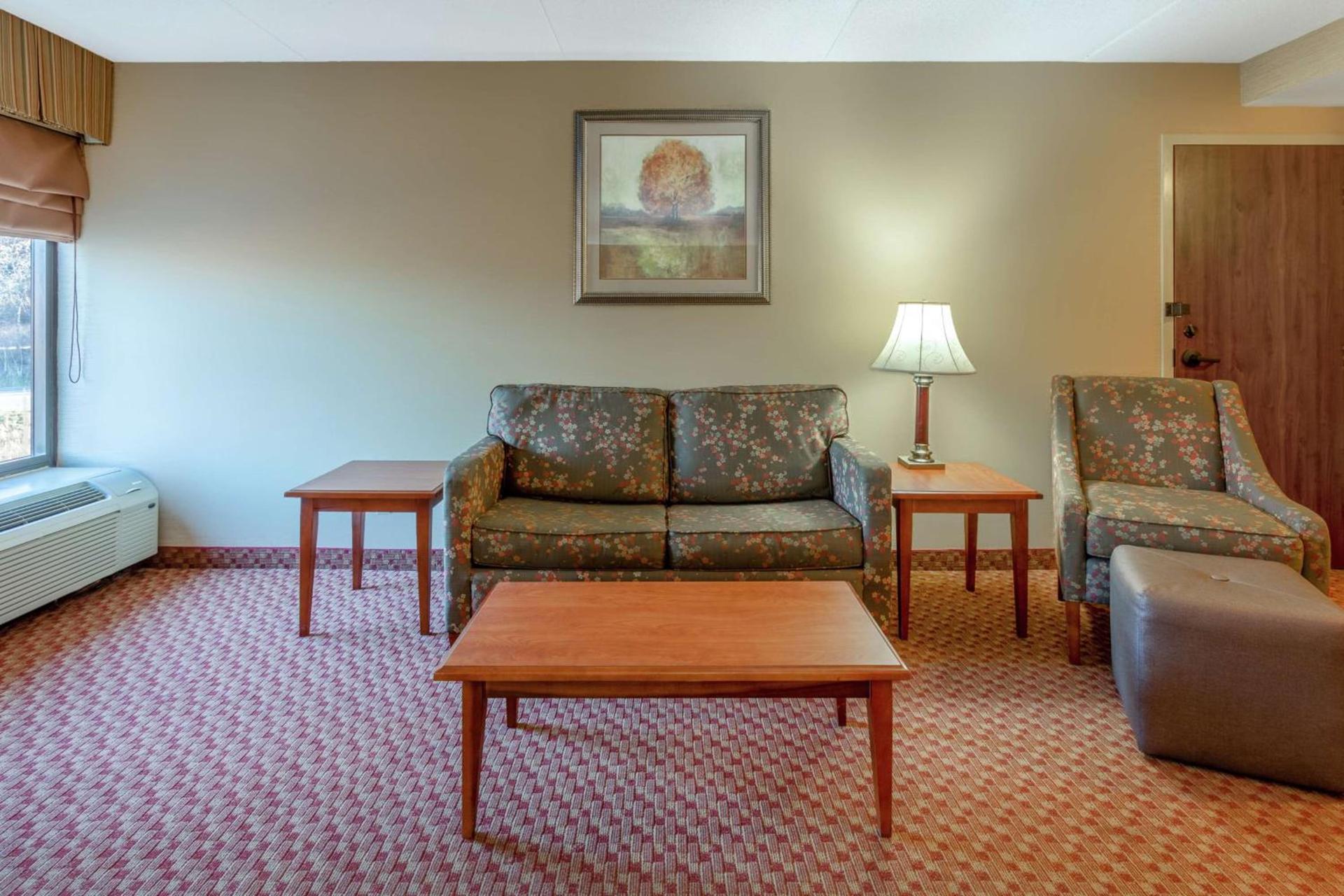 Hampton Inn East Peoria photo 14